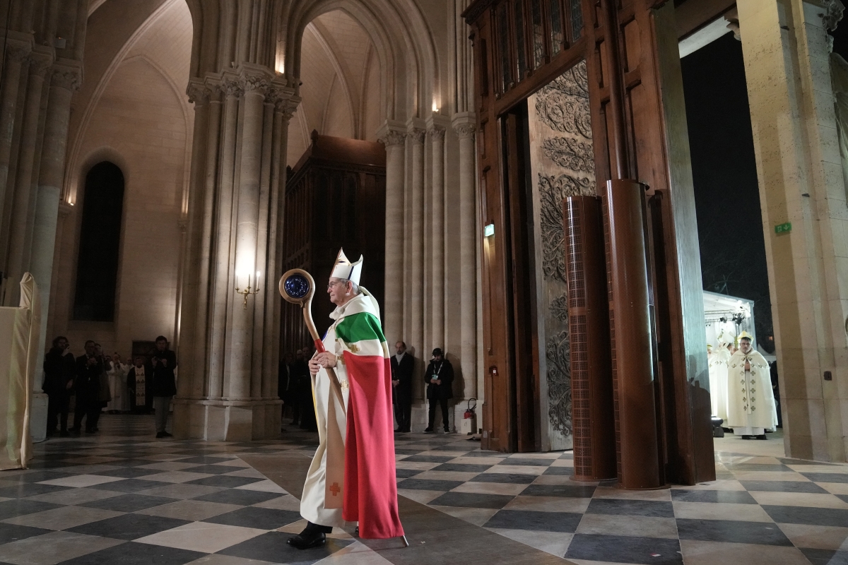 AFP-20241207-36PU9ZM-v1-HighRes-FranceReligionHeritageMonumentNotreDameCeremony-1733632516.jpg