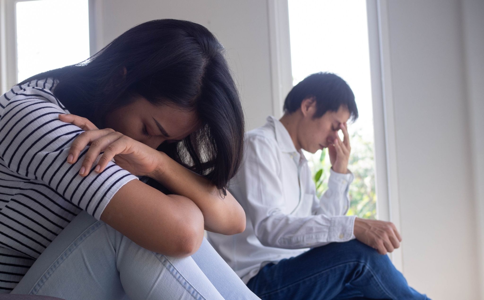 phailamgi_“Chồng tôi xem phim khiêu dâm” Nỗi đau âm thầm của những người vợ_cv1.jpg