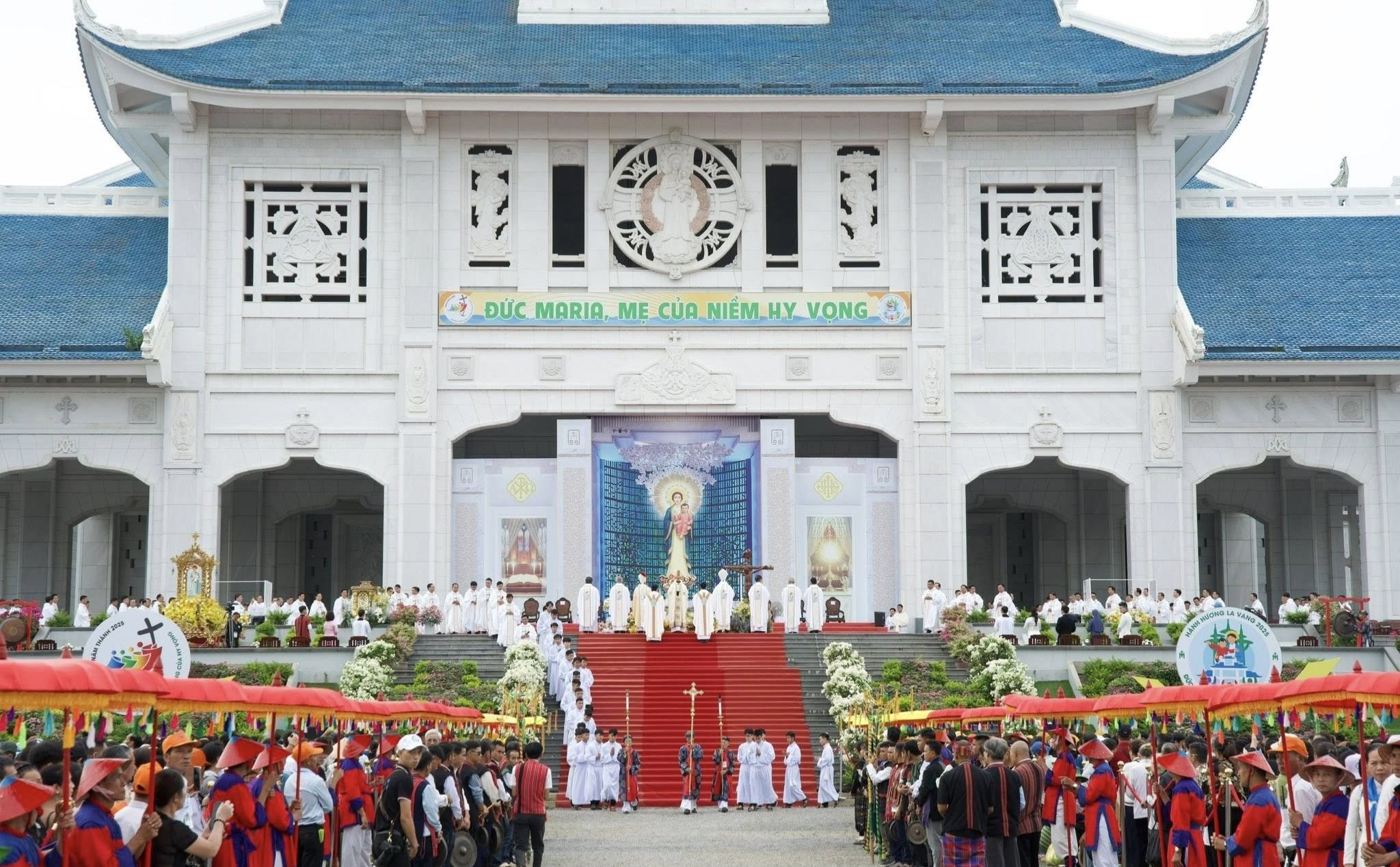 phailamgi_Ảo ảnh niềm tin_1.jpg