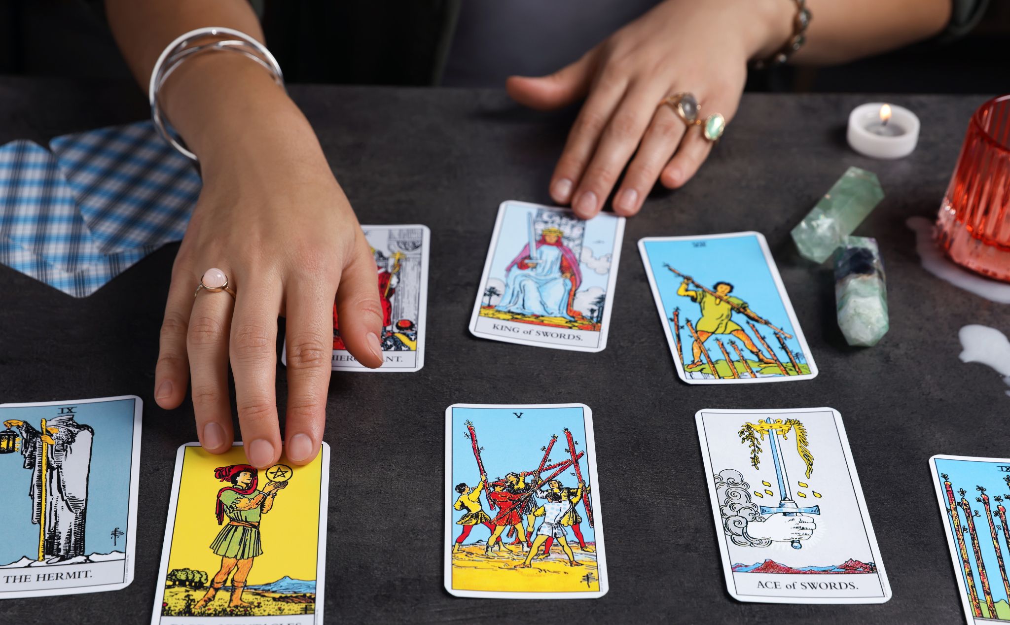 phailamgi_Bói bài Tarot Một thực hành nguy hiểm người Công giáo nên tránh.jpg