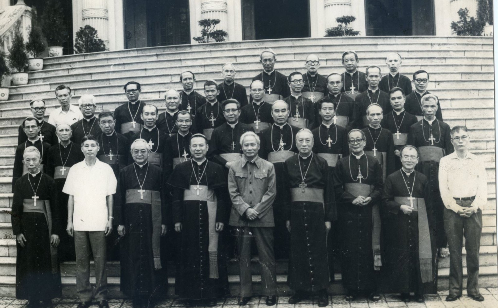 phailamgi_Các chuyến Ad limina của Hội đồng Giám mục Việt Nam từ 1980 tới nay_cv1.jpg