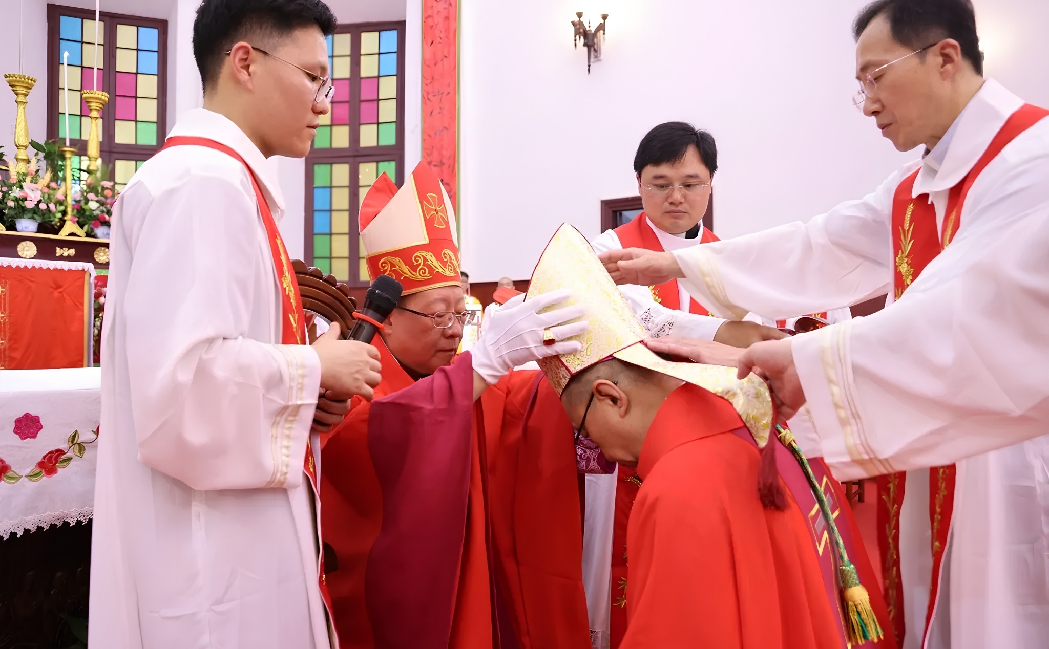 phailamgi_Các giám mục Trung Quốc và SSPX Hai hoàn cảnh không thể đánh đồng_cv1.jpg