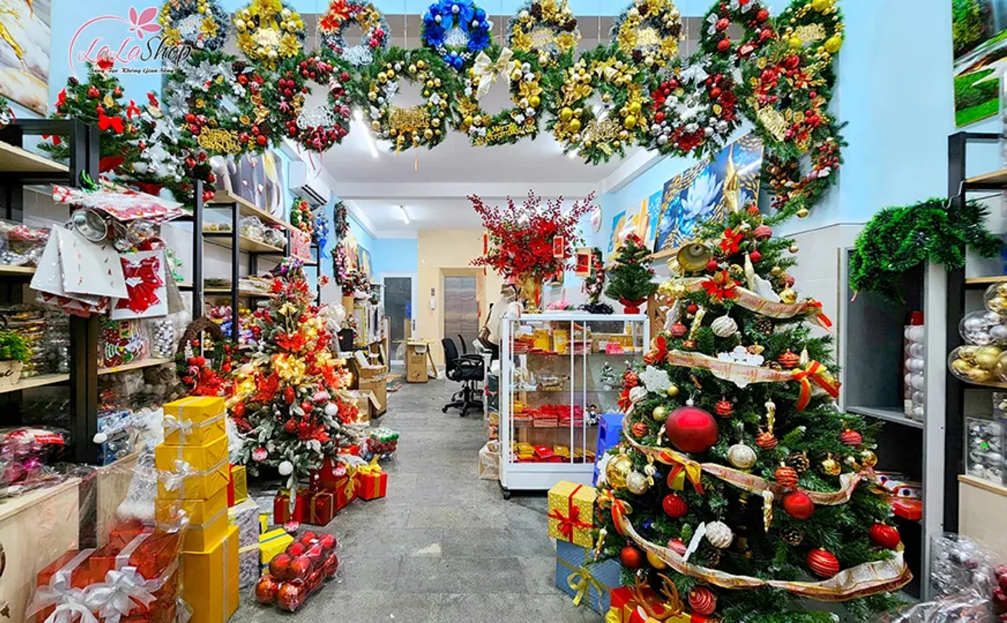 phailamgi_Các nhà sản xuất đồ Giáng sinh sẽ thế nào khi các xứ đạo đồng loạt cắt giảm trang tr...jpg