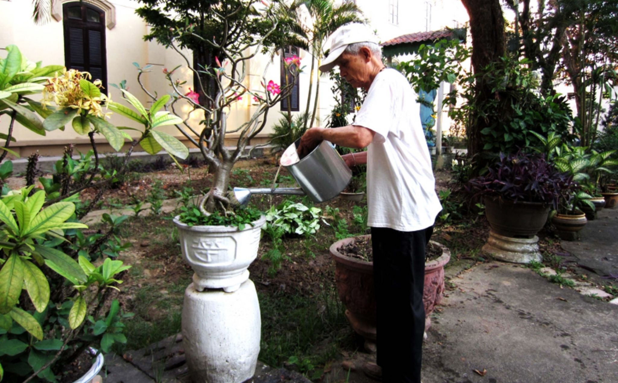 phailamgi_Các tu sĩ không chức linh mục trong các dòng giáo sĩ_cv2.jpg