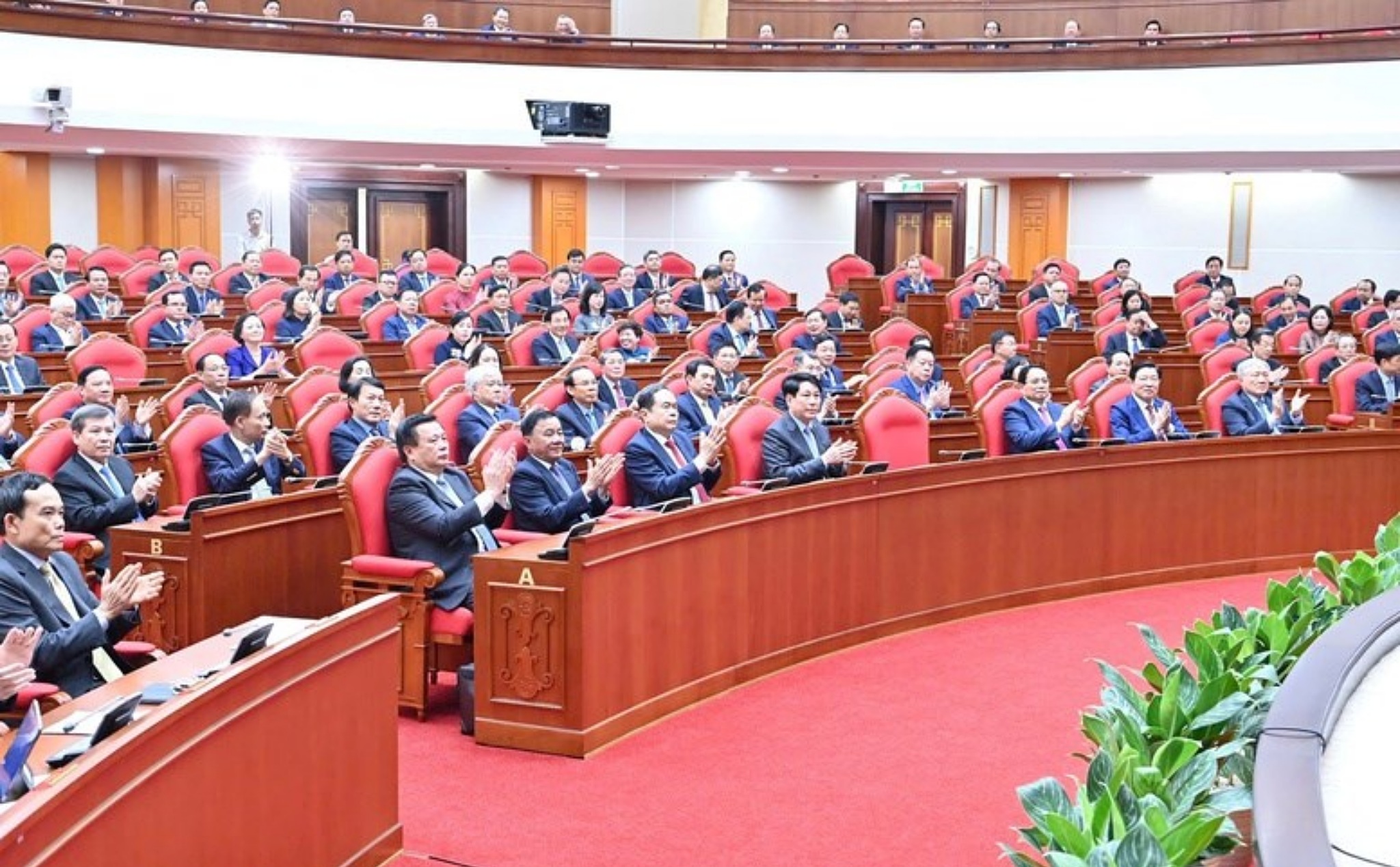 Phailamgi_Cải cách thể chế và nguyên tắc phục vụ con người Góc nhìn từ Học thuyết Xã hội Công...jpeg