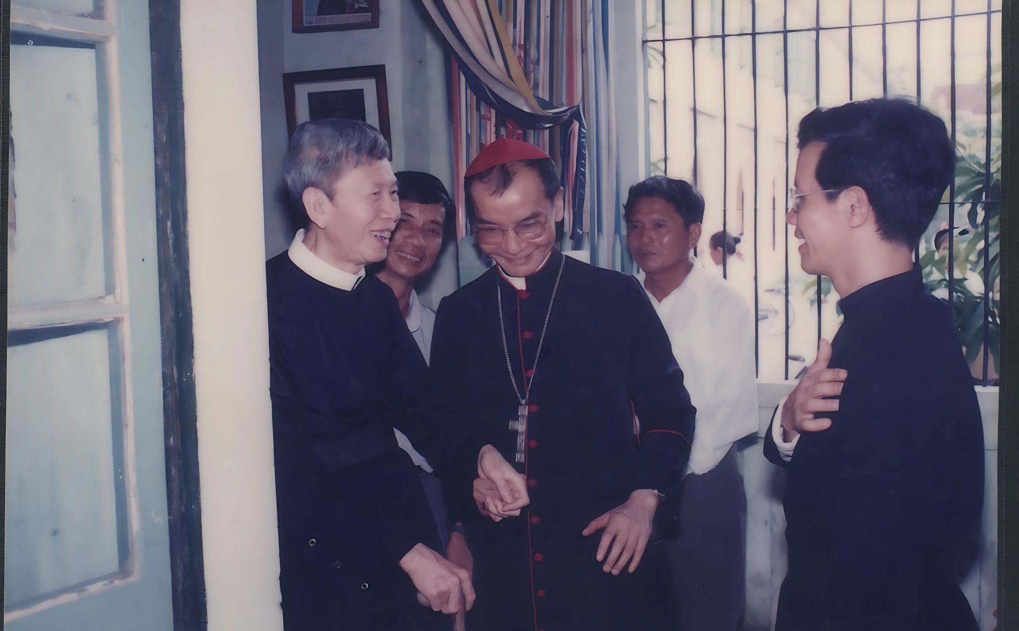 phailamgi_Cha Giuse Vũ Ngọc Bích Ngọn đền chầu bên bàn thờ Đức Mẹ Hằng Cứu Giúp Thái Hà_3.jpg