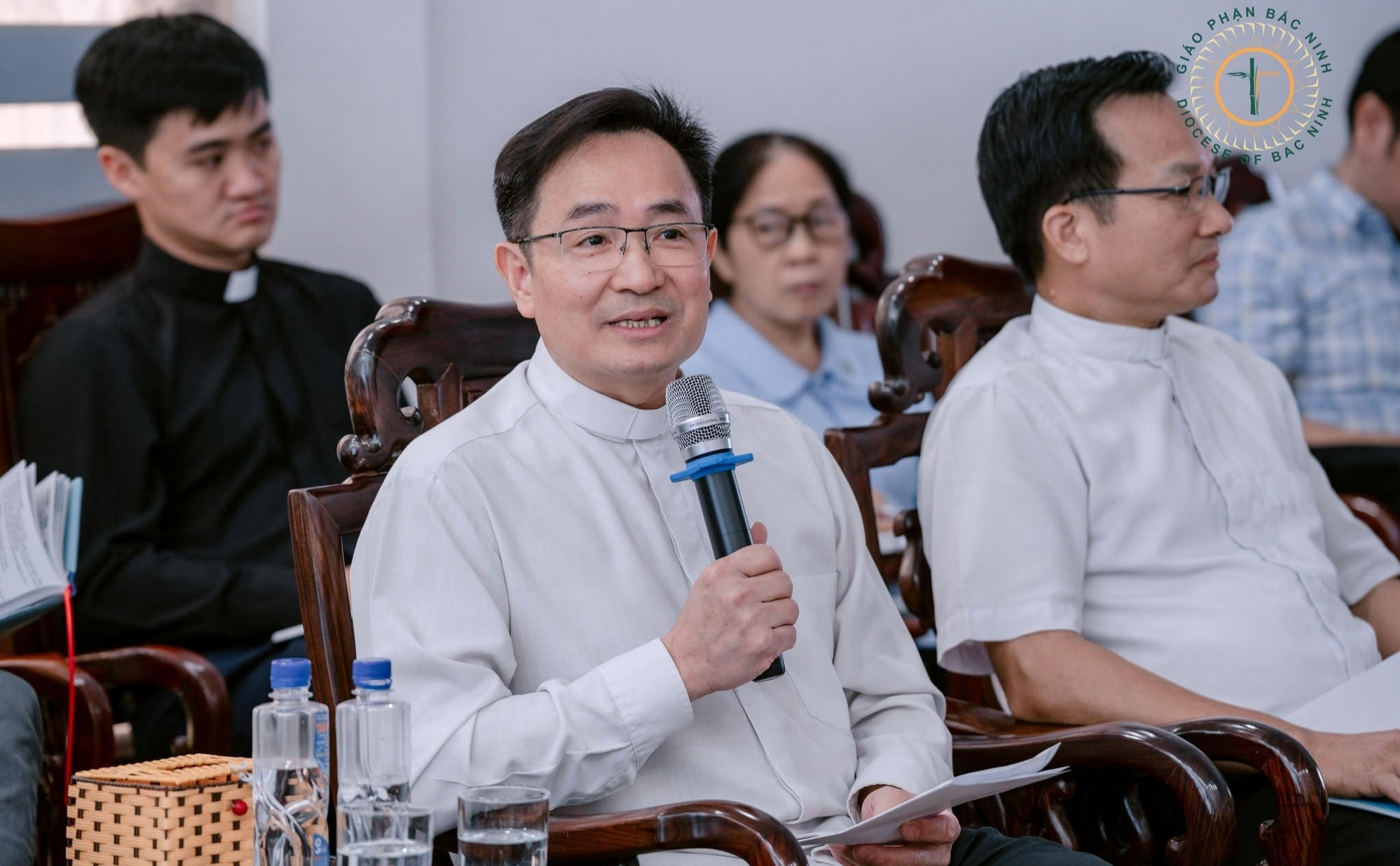 phailamgi_Chính quyền Tỉnh Bắc Ninh gặp Tòa Giám mục Bắc Ninh để tháo gỡ những khó khăn của ng...jpg