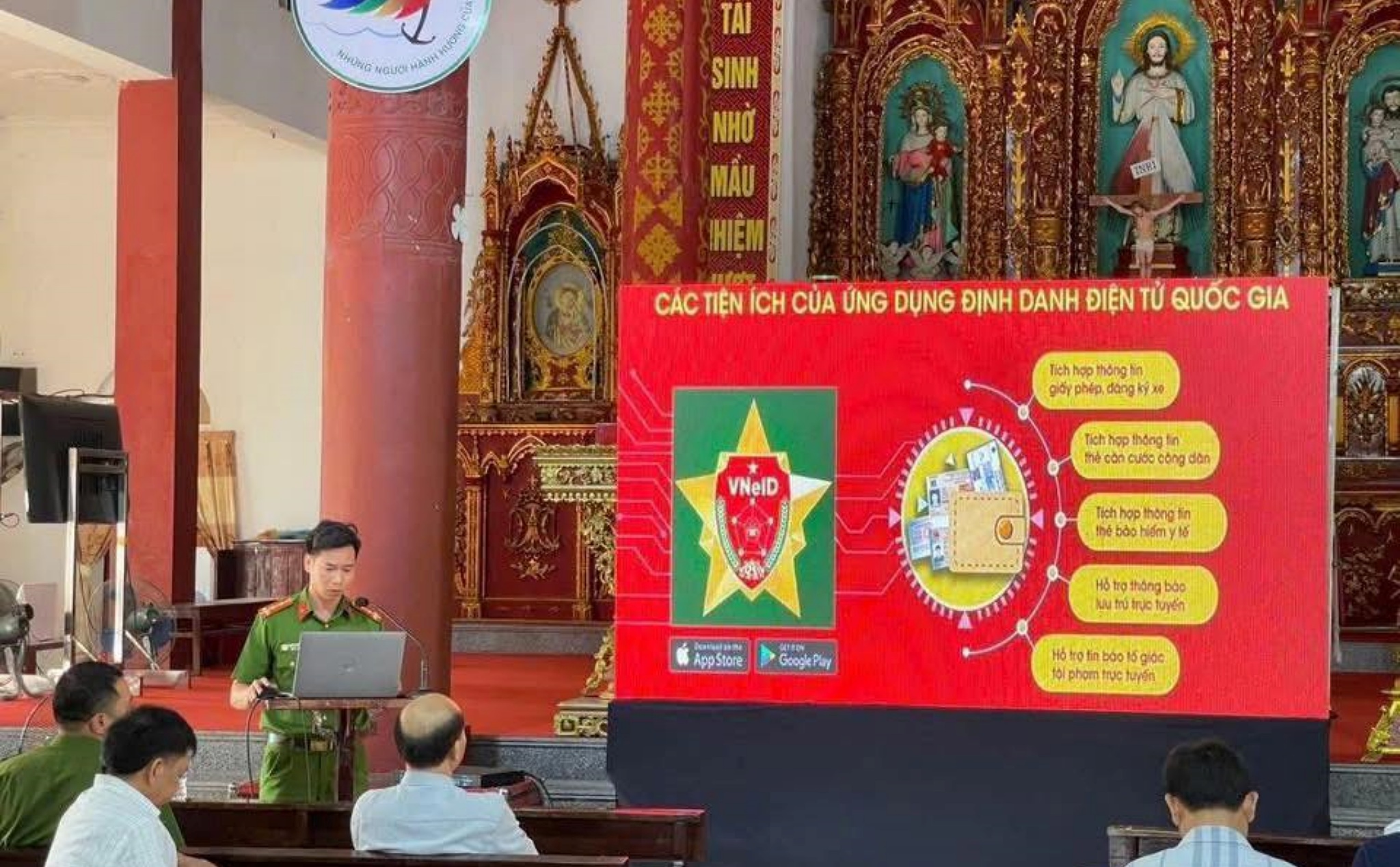 Phailamgi_Có được tổ chức hội nghị triển khai chuyển đổi số trong nhà thờ_cv.jpg