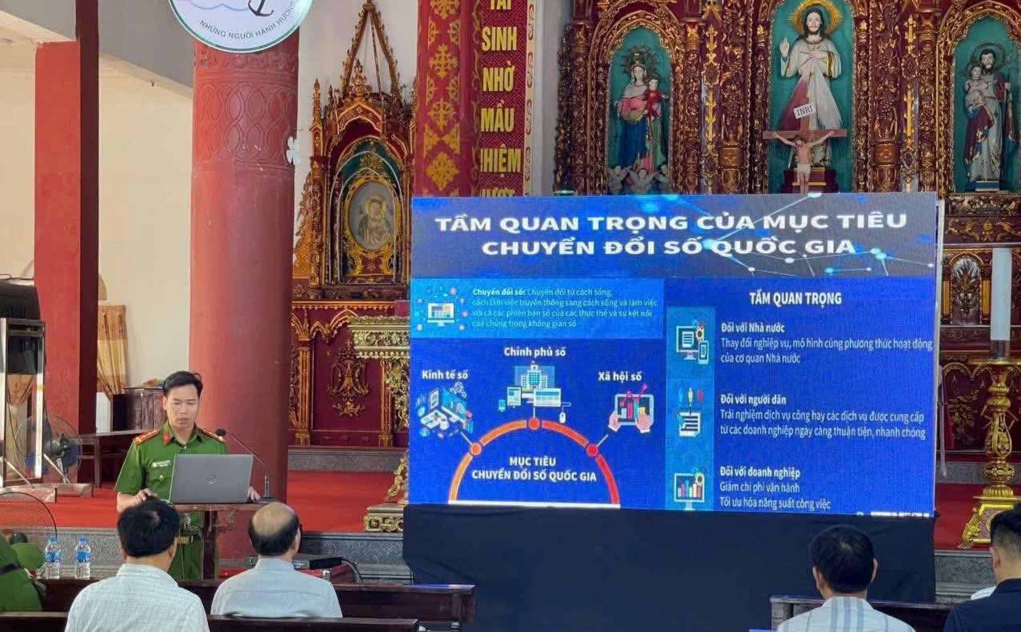 Phailamgi_Có được tổ chức hội nghị triển khai chuyển đổi số trong nhà thờ_cv2.jpg