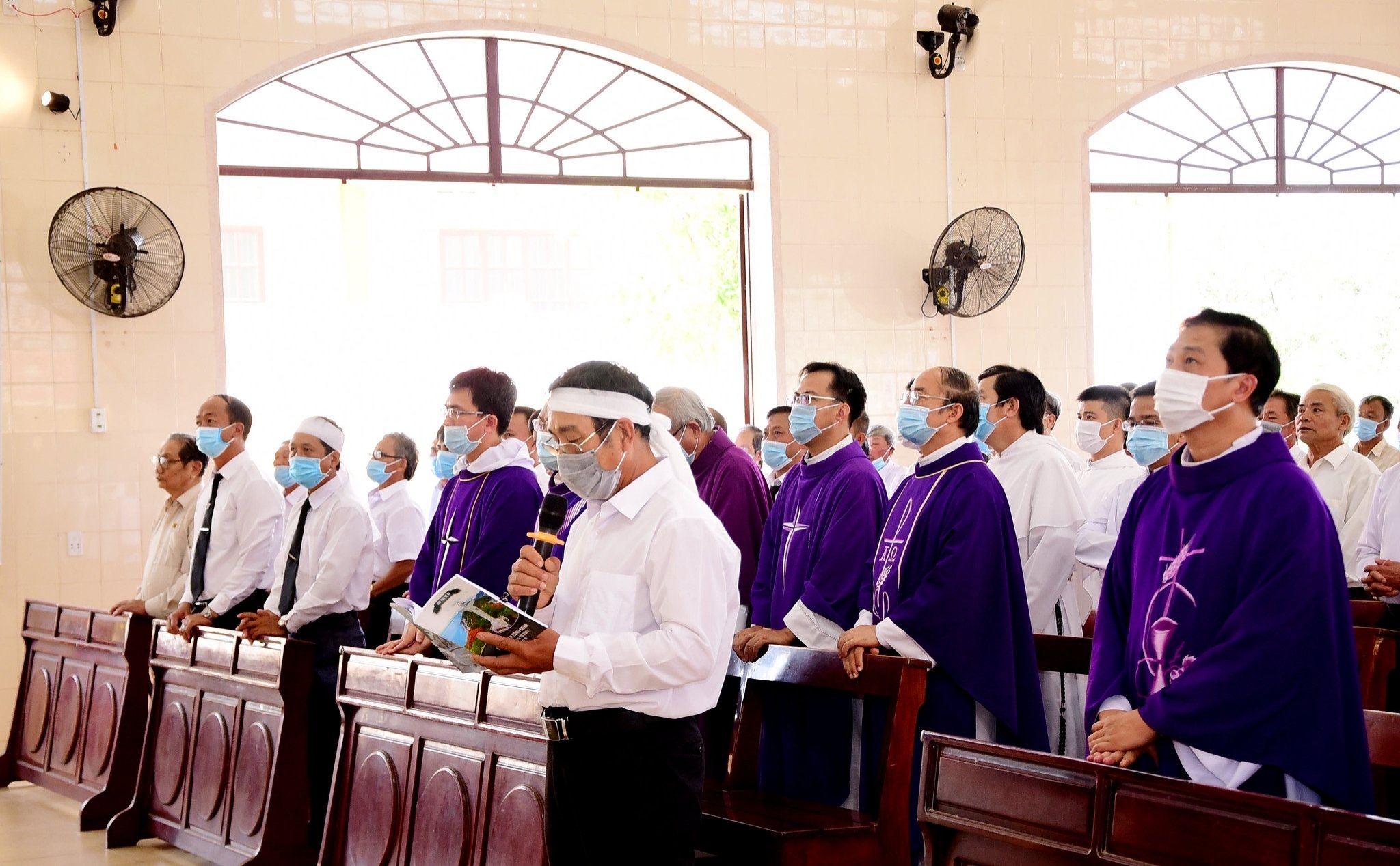 phailamgi_Có nên đọc điếu văn trong Thánh lễ an táng_1.jpg