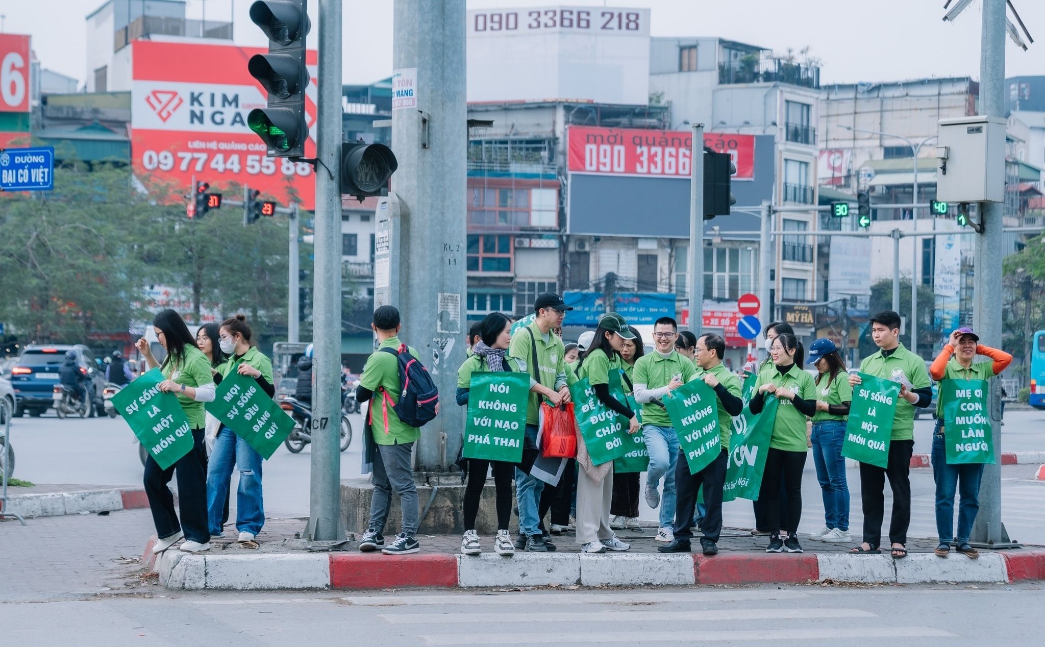 phailamgi_Cuộc tuần hành kêu gọi bảo vệ sự sống nhân Ngày Quốc tế Phụ nữ_3.jpg