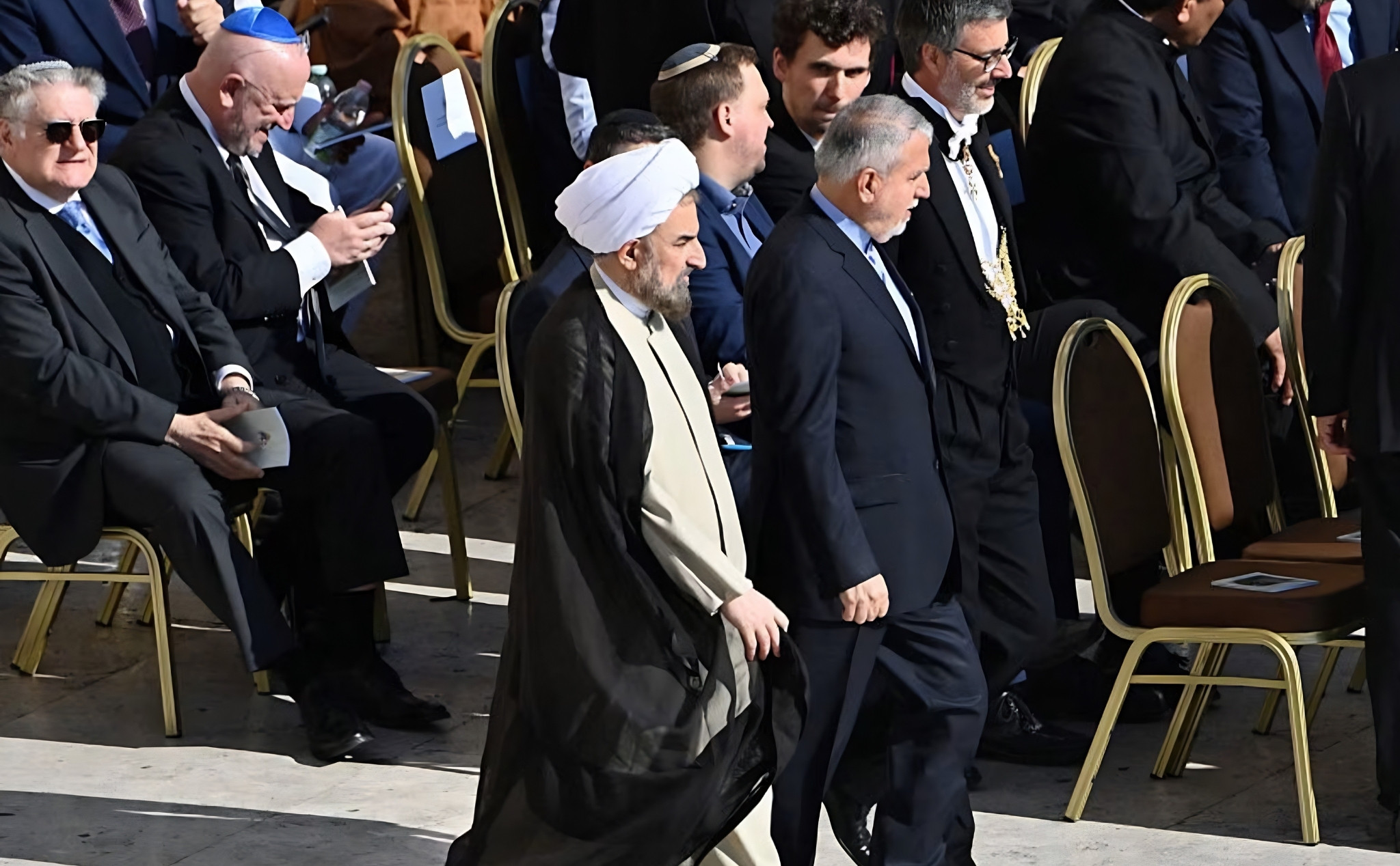 phailamgi_Đại sứ Mỹ bác bỏ thông tin Đức Lêô đã vinh danh Iran bằng giải thưởng ngoại giao cao...jpg