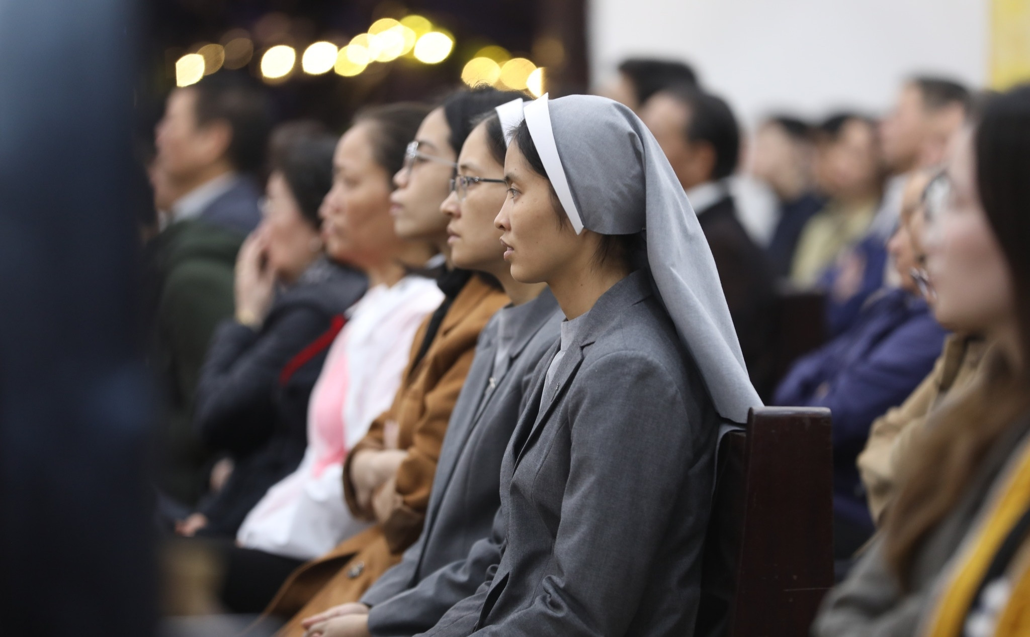 phailamgi_Dòng tu giáo phận và dòng tu giáo hoàng khác nhau thế nào_cv1.jpg
