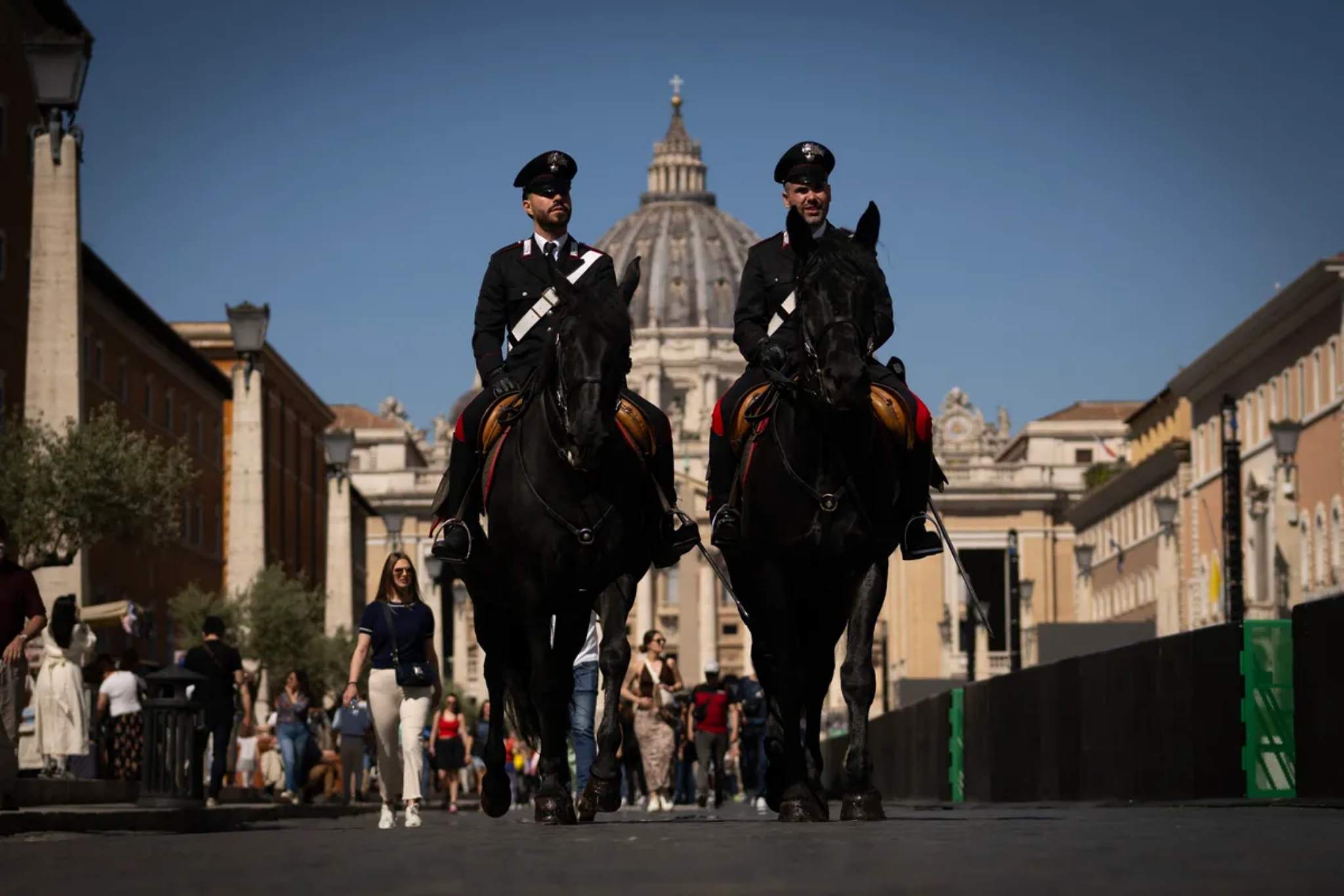 Phailamgi_Drones, vệ tinh, phần mềm gián điệp… Vatican làm gì để bảo vệ bí mật của mật nghị Hồ...jpg