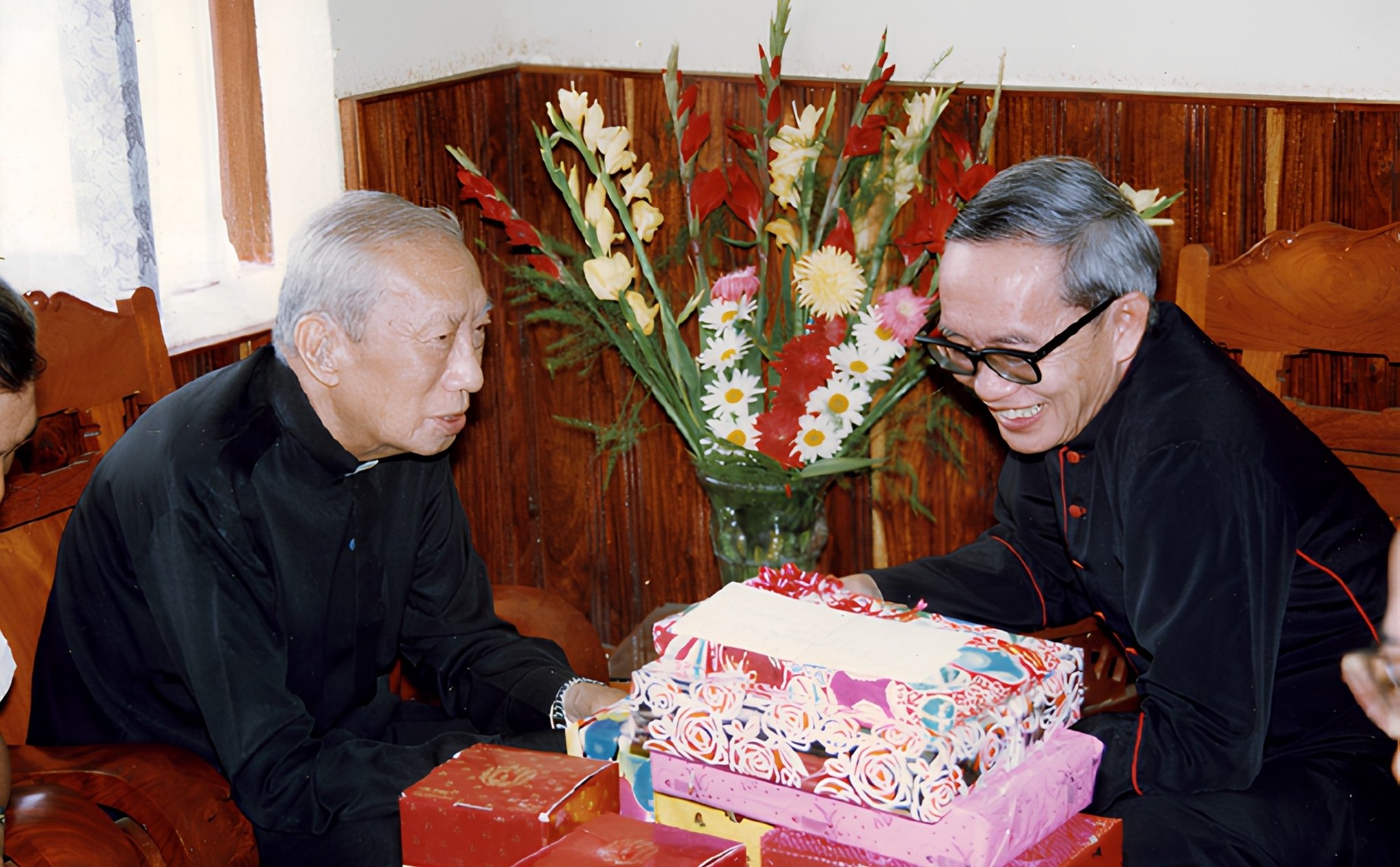 phailamgi_Đức cha Nicola Huỳnh Văn Nghi vị mục tử tuyệt đối trung thành với Chúa và Giáo hội_cv2.jpg
