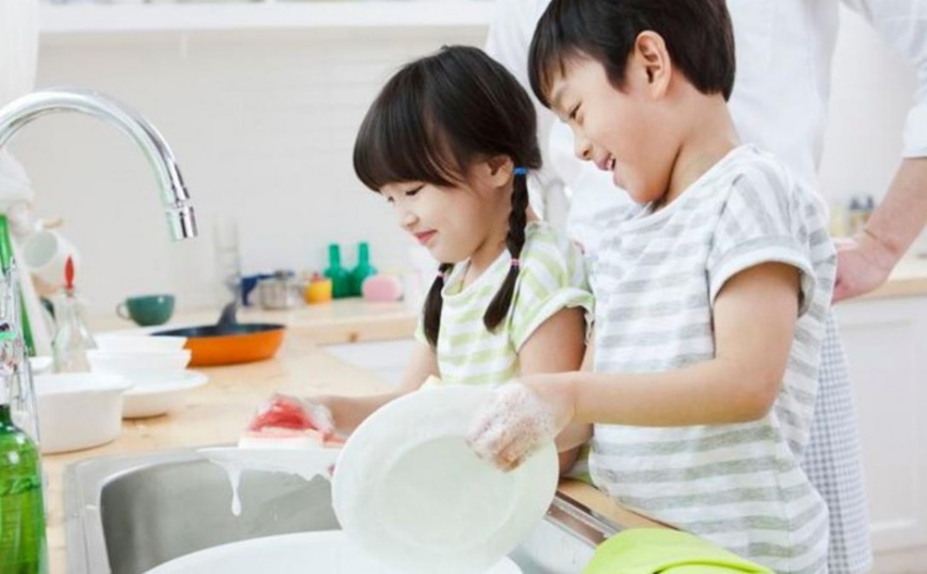 phailamgi_Đừng đánh mất quyền làm cha mẹ chỉ vì mong được làm bạn với con_cv1.jpeg