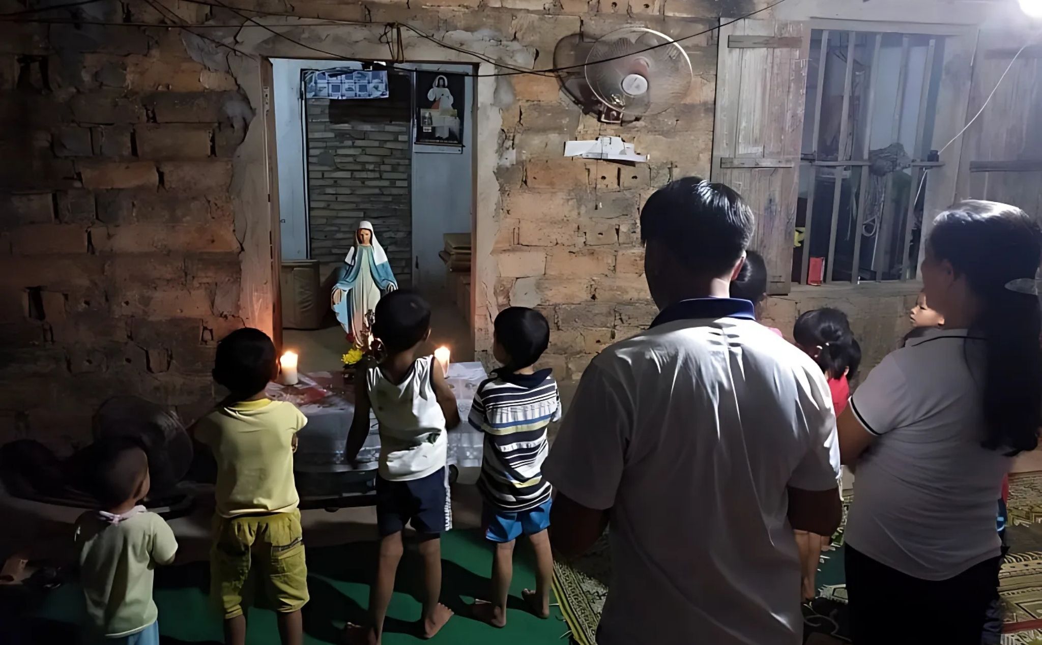 phailamgi_Gia đình Tổ ấm, một nơi duy nhất để về_cv1.jpg