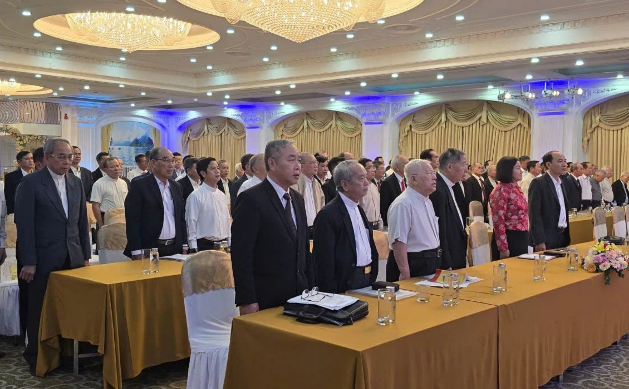 phailamgi_Giáo huấn và các Văn kiện của Giáo hội về việc các linh mục đảm nhận các vị trí công...jpg