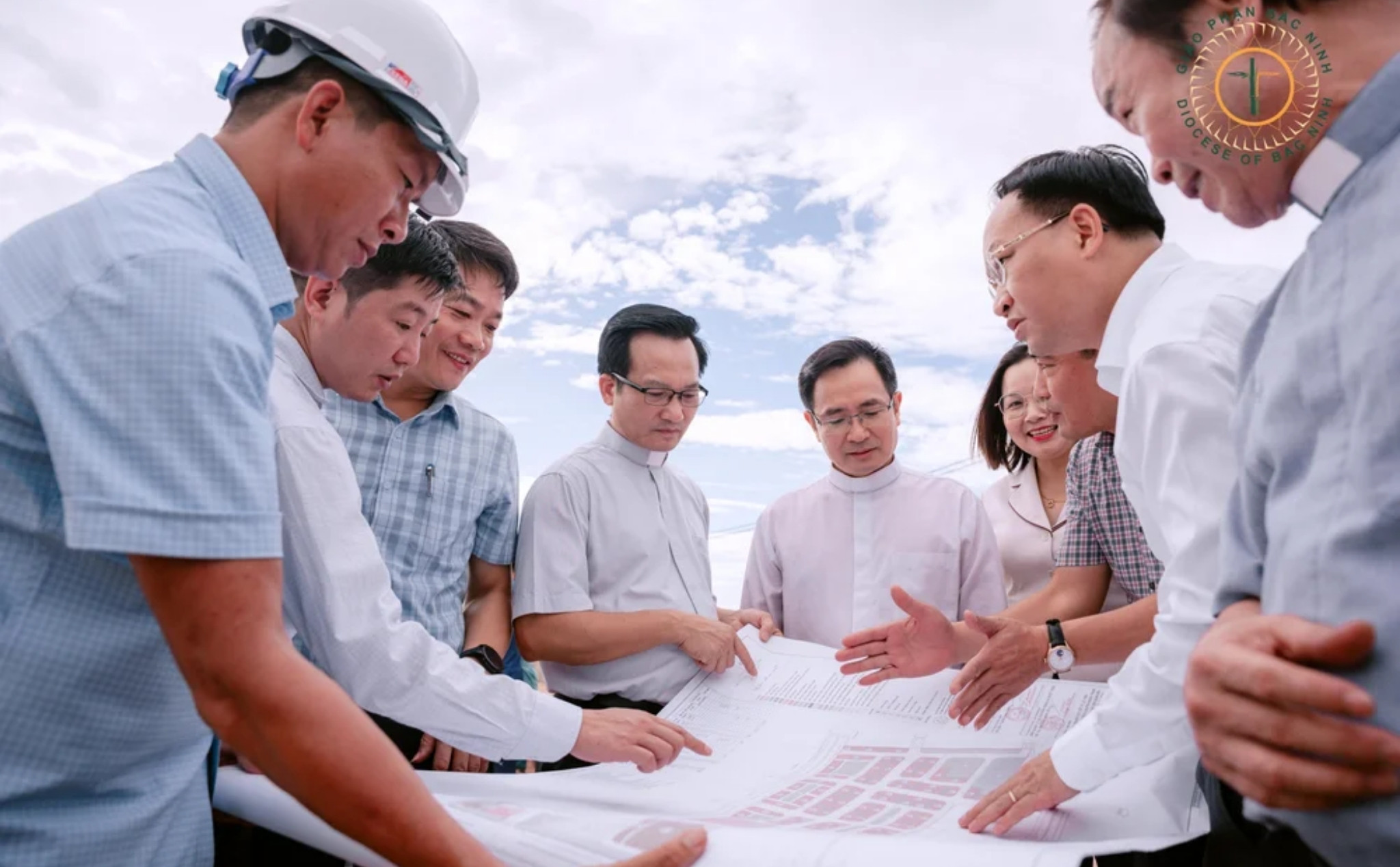 phailamgi_Giáo phận Bắc Ninh nhận giấy chứng nhận quyền sử dụng đất Nhà thờ giáo họ Ngô Thôn_cv2.jpg