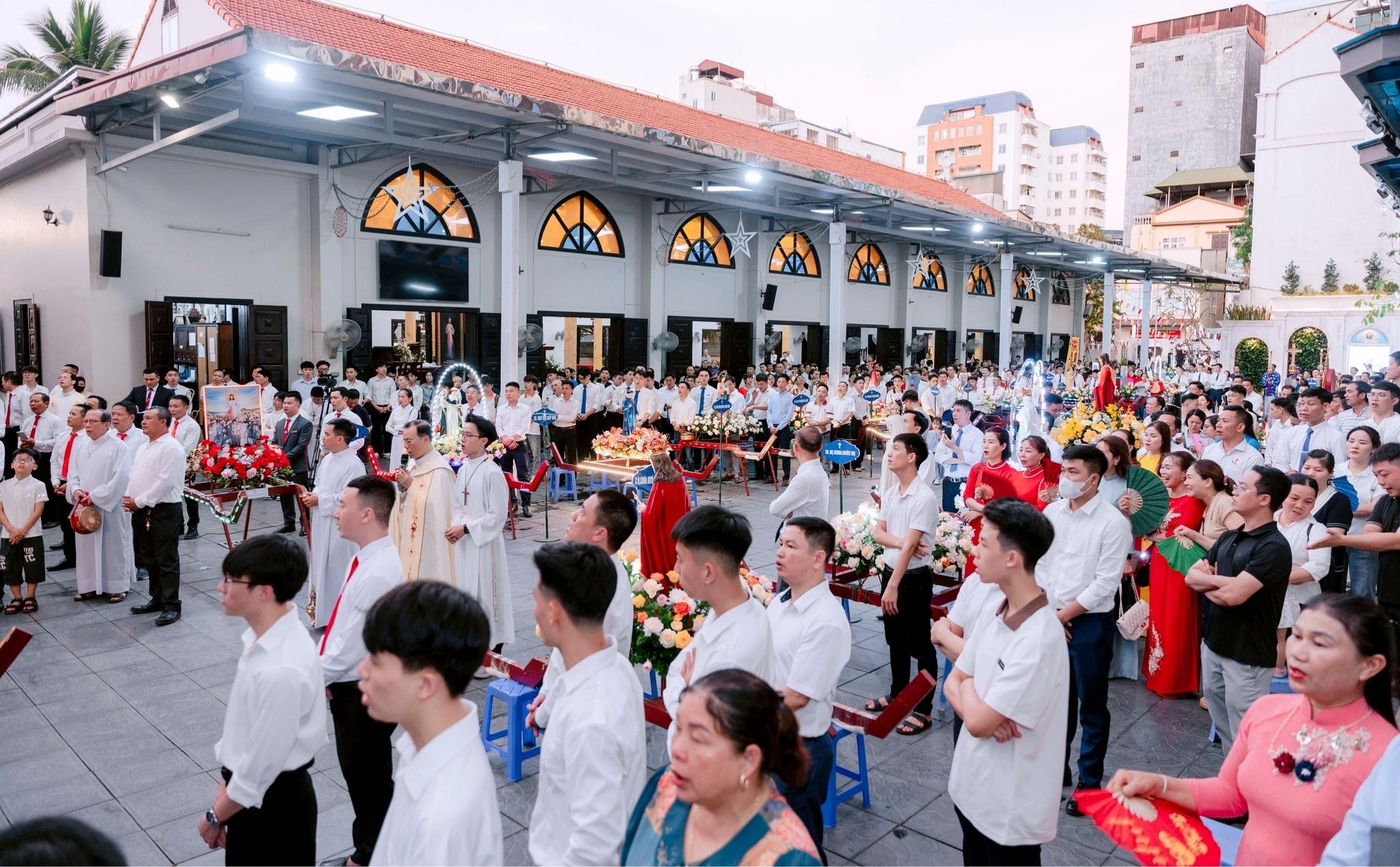 phailamgi_Hiệp hành trong xứ đạo Việt Nam Lý thuyết hay thực tiễn_1.jpg