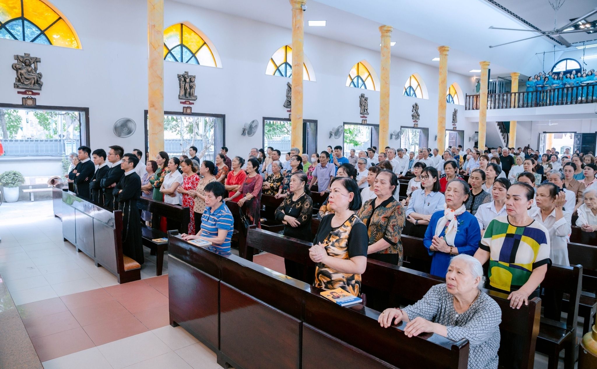 phailamgi_Hiểu Thánh lễ để sống Thánh lễ Kinh Thương xót Kyrie_cv1.jpg