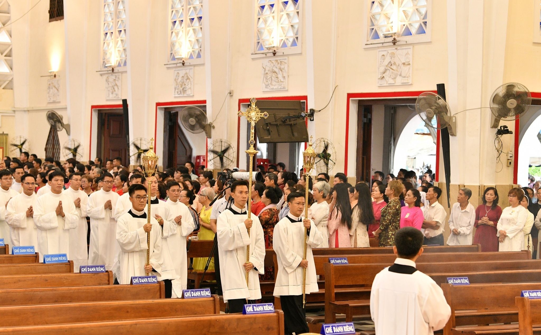 phailamgi_Hiểu Thánh Lễ để sống Thánh Lễ Nghi thức đầu lễ_cv1.jpg
