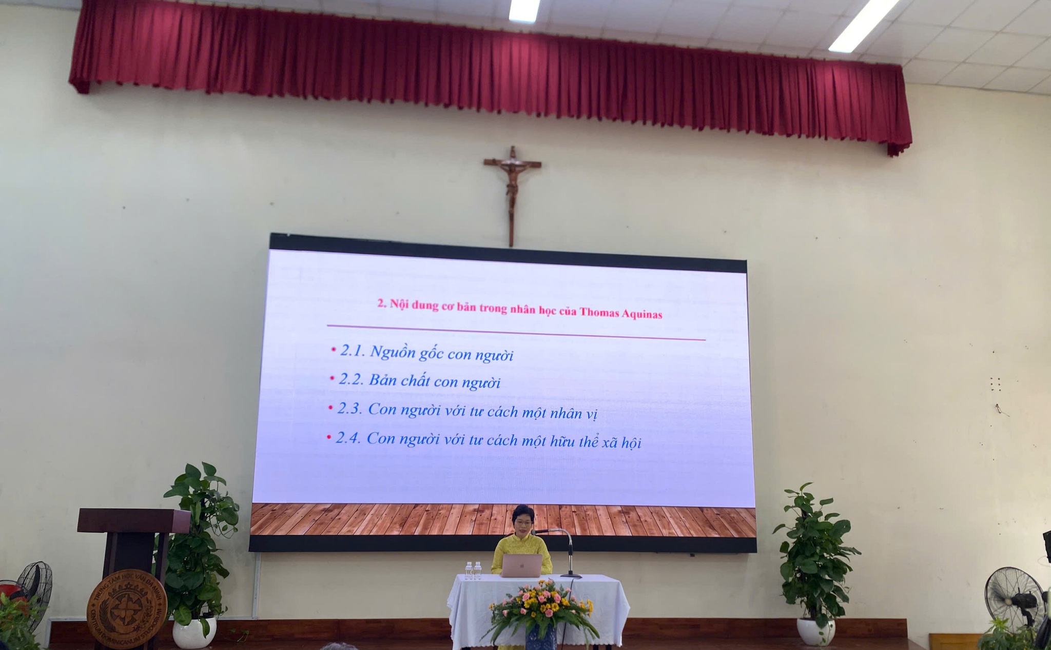 Phailamgi_Hội thảo “Phẩm giá con người vô hạn – Di sản Thánh Tôma Aquinô”_cv3.jpg