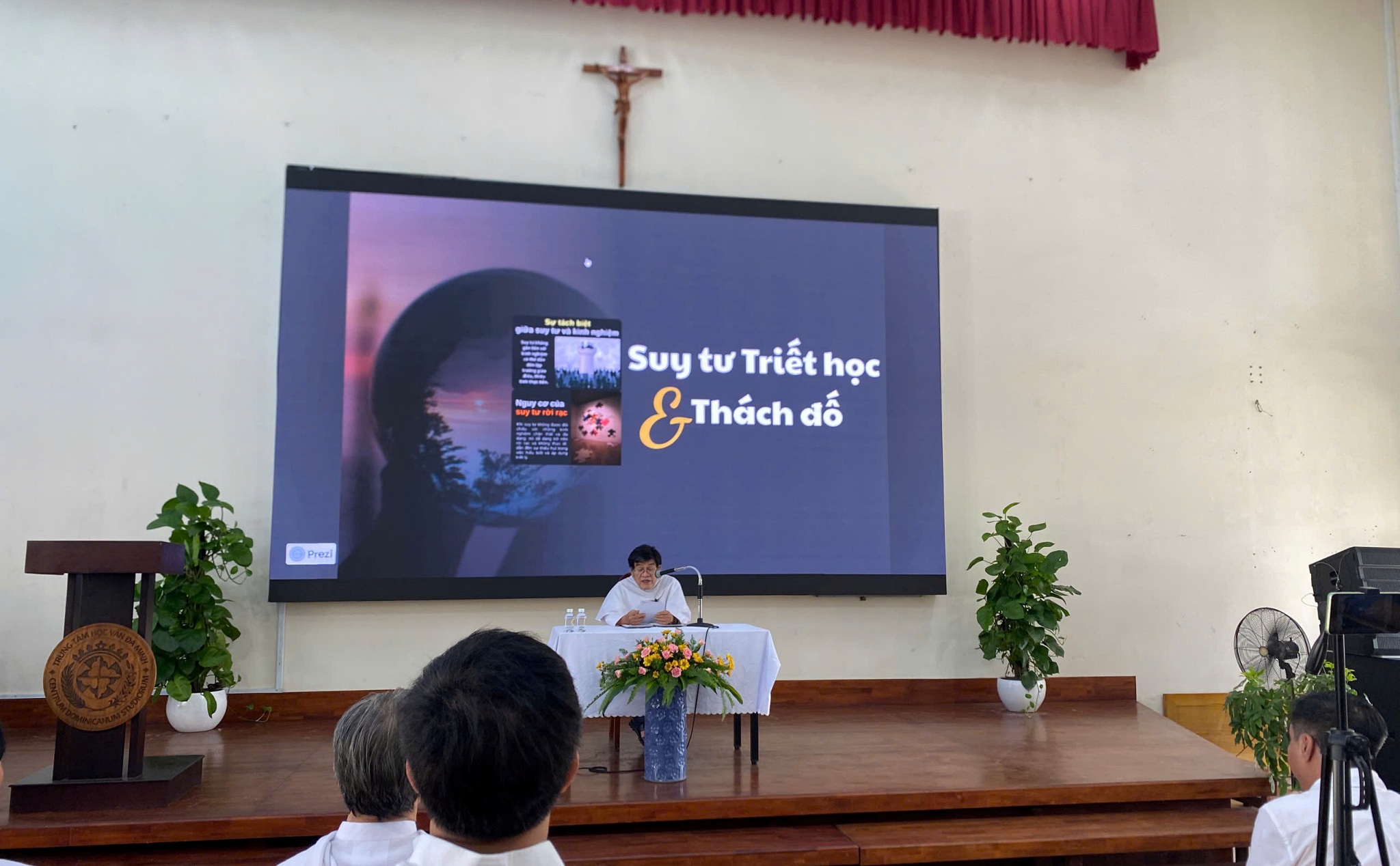Phailamgi_Hội thảo “Phẩm giá con người vô hạn – Di sản Thánh Tôma Aquinô”_cv5.jpg