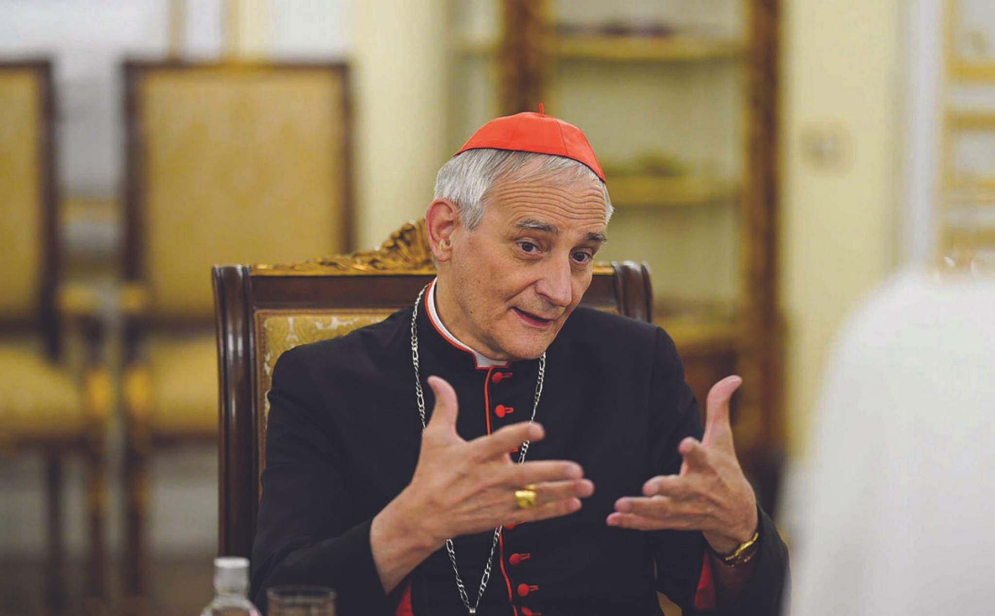 Phailamgi_Hồng y Matteo Zuppi Từ cậu học trò rụt rè đến sứ giả hòa bình của Vatican_cv.jpg