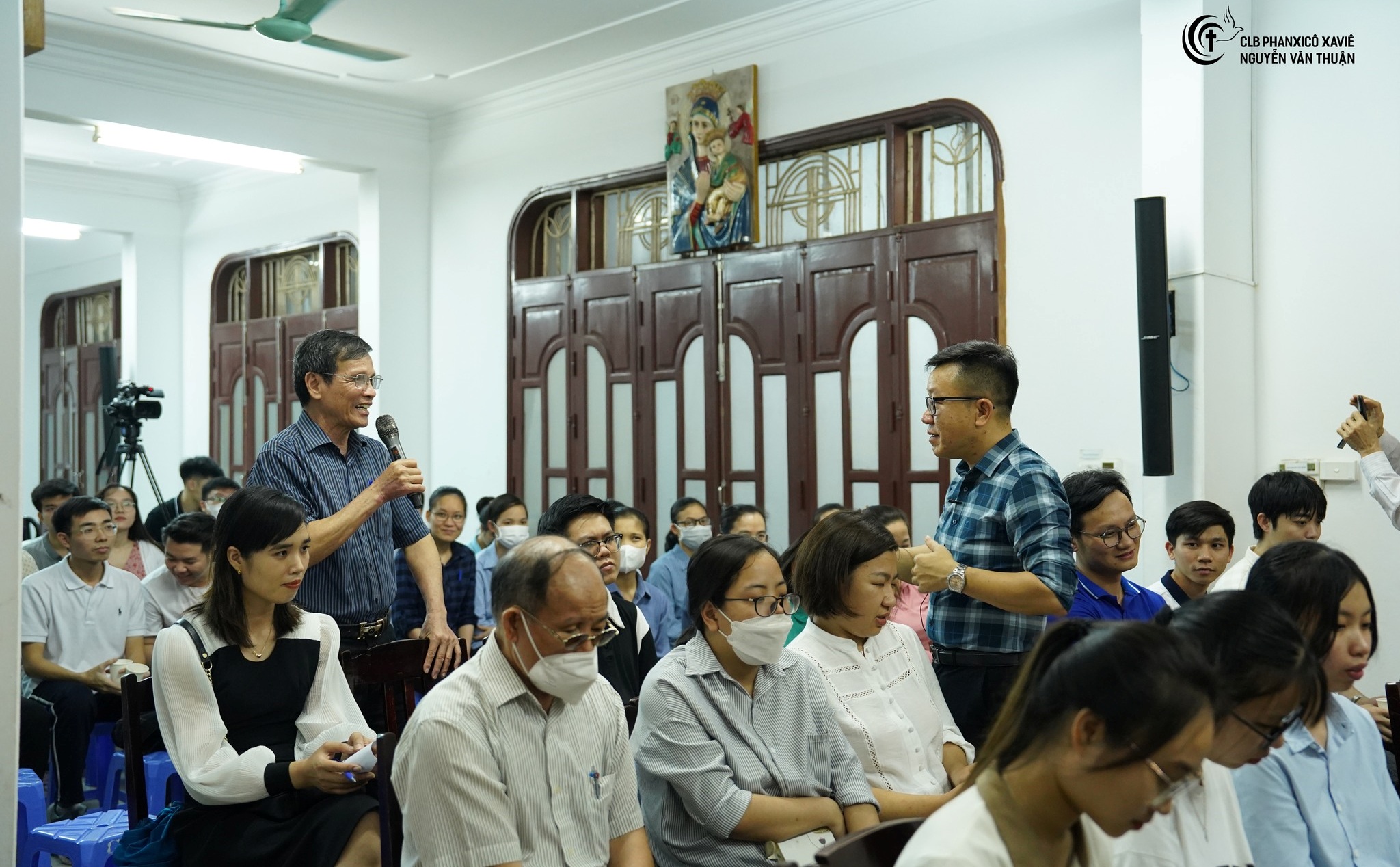 Phailamgi_Khi các linh mục lắng nghe giáo dân_cv.jpg