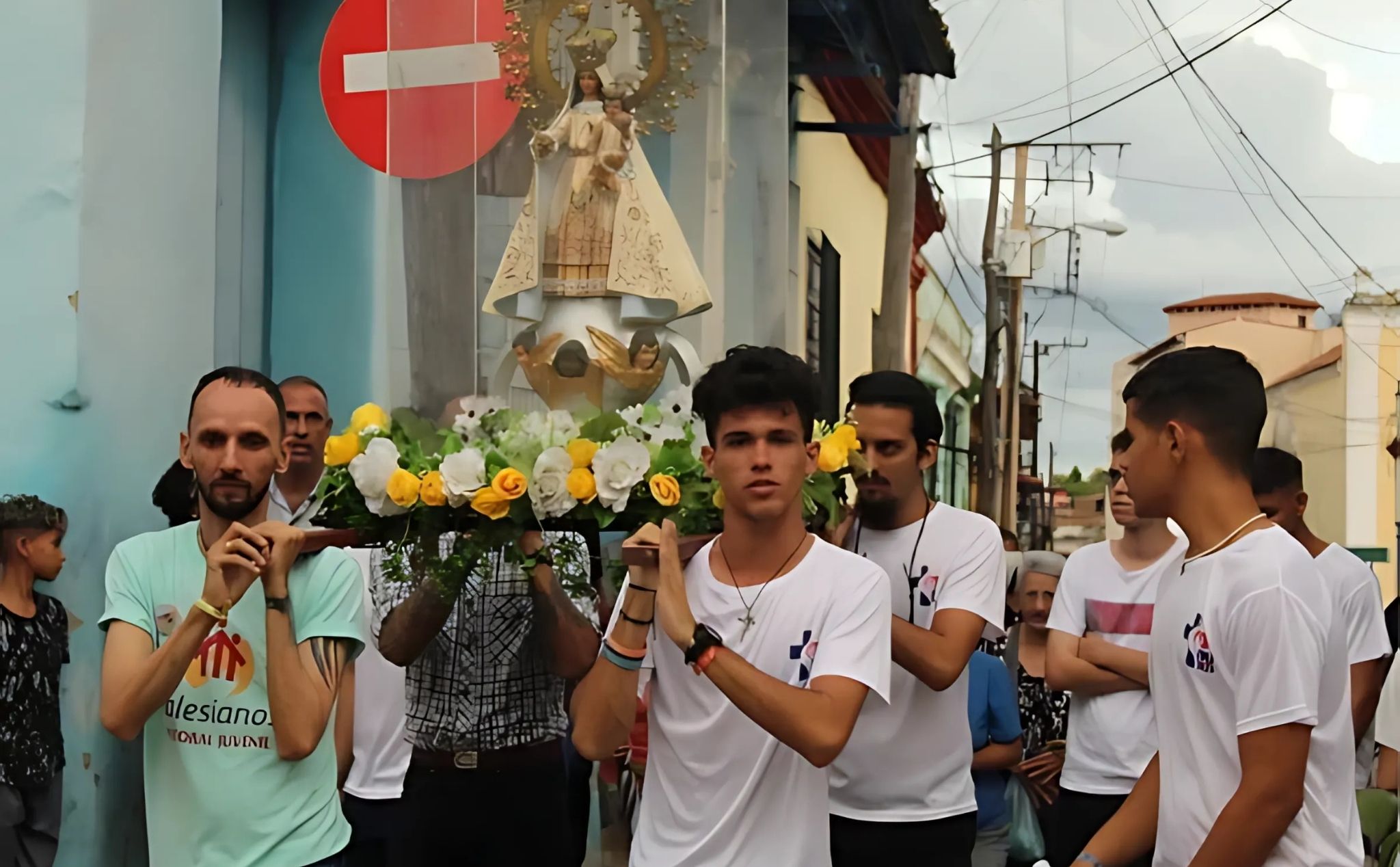 phailamgi_Làm người trẻ Công giáo ở Cuba là điều khó khăn_cv1.jpg