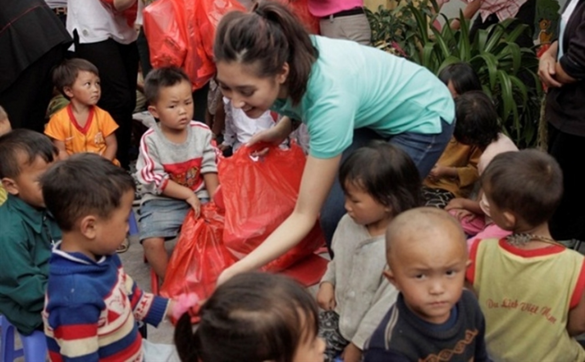 Phailamgi_Làm sao để việc từ thiện tôn trọng phẩm giá người nhận_cv.jpg