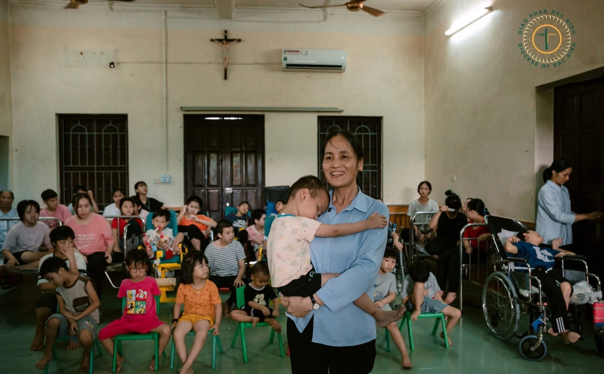 phailamgi_Lời thỉnh cầu đầy nước mắt từ nhà tình thương Hương La Các bác ơi, không tạm cư có đ...jpg