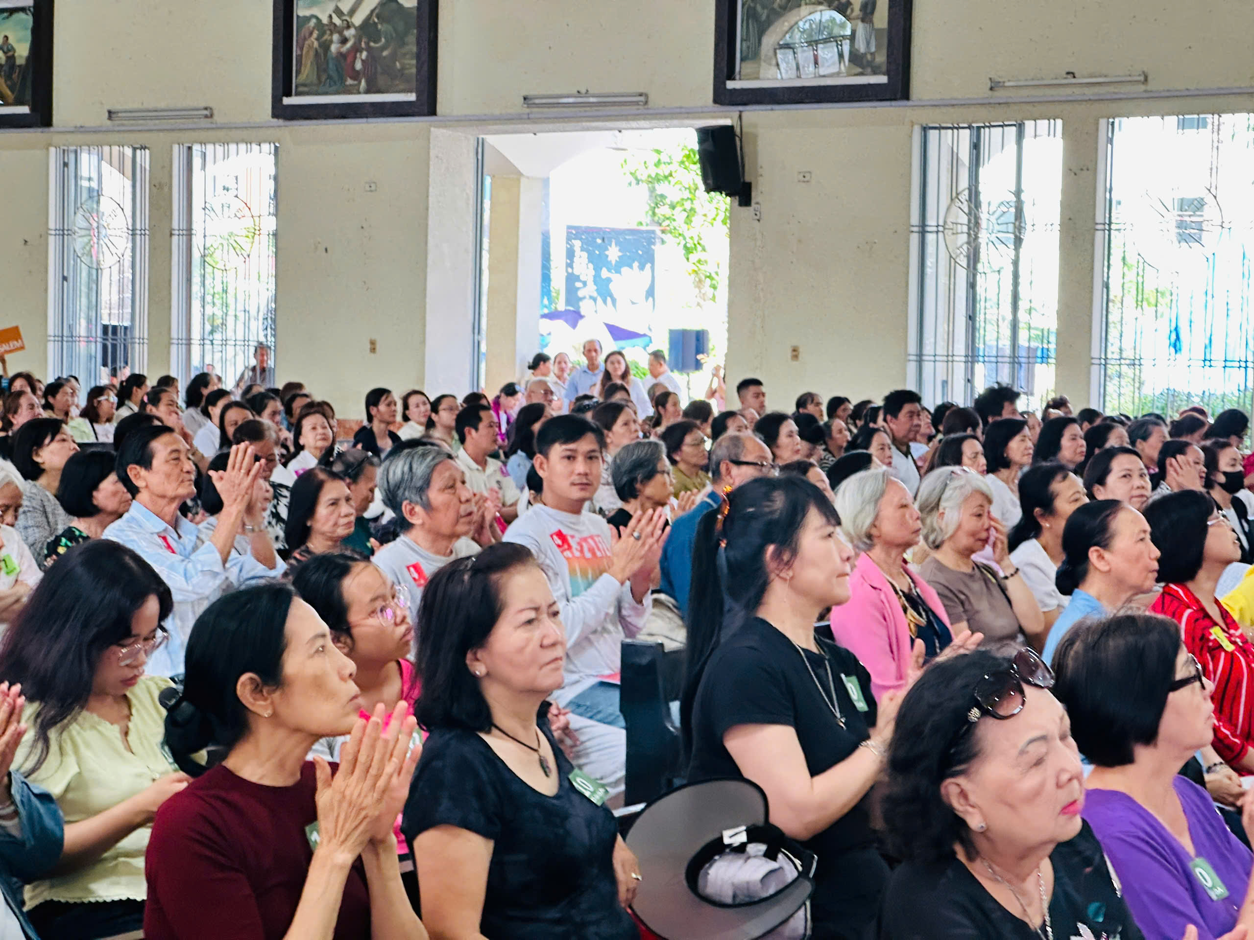 phailamgi_Một chuyến hành hương hơn 500 người và bài học về Đức Cậy_cv2.jpg