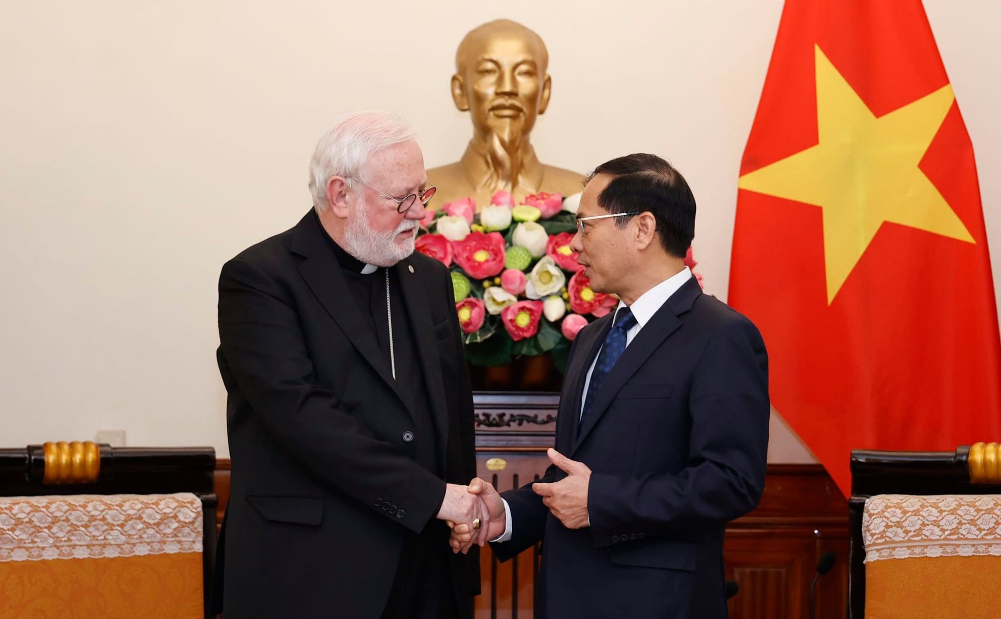 phailamgi_Ngoại trưởng Tòa Thánh gặp Bộ trưởng Ngoại giao Việt Nam_cv1.jpg