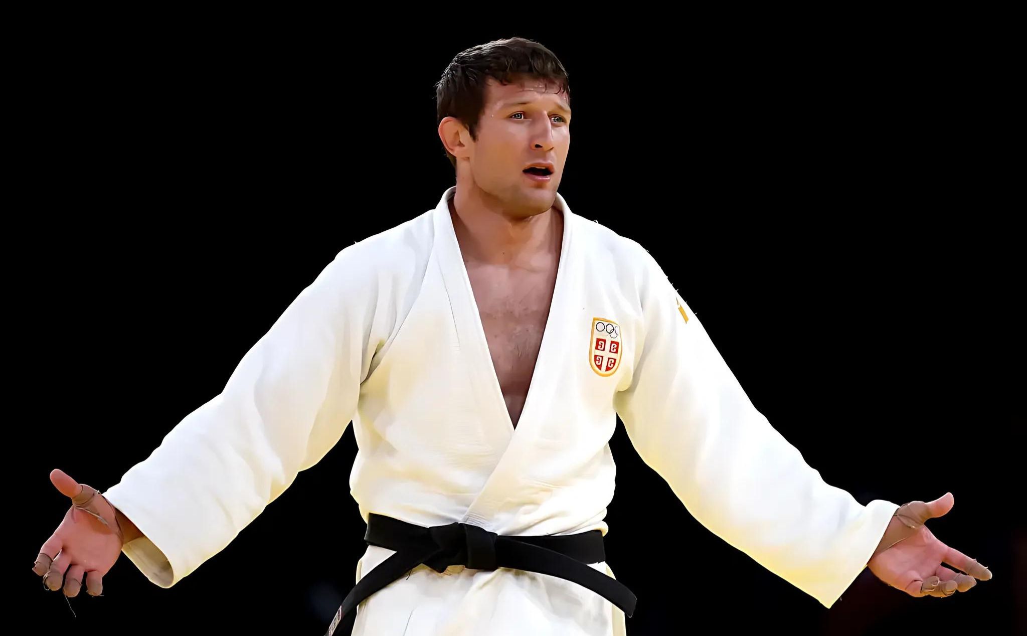 phailamgi_Ngôi sao Judo Nemanja Majdov bị cấm thi đấu 5 tháng vì làm dấu thánh giá tại Thế vận...jpg