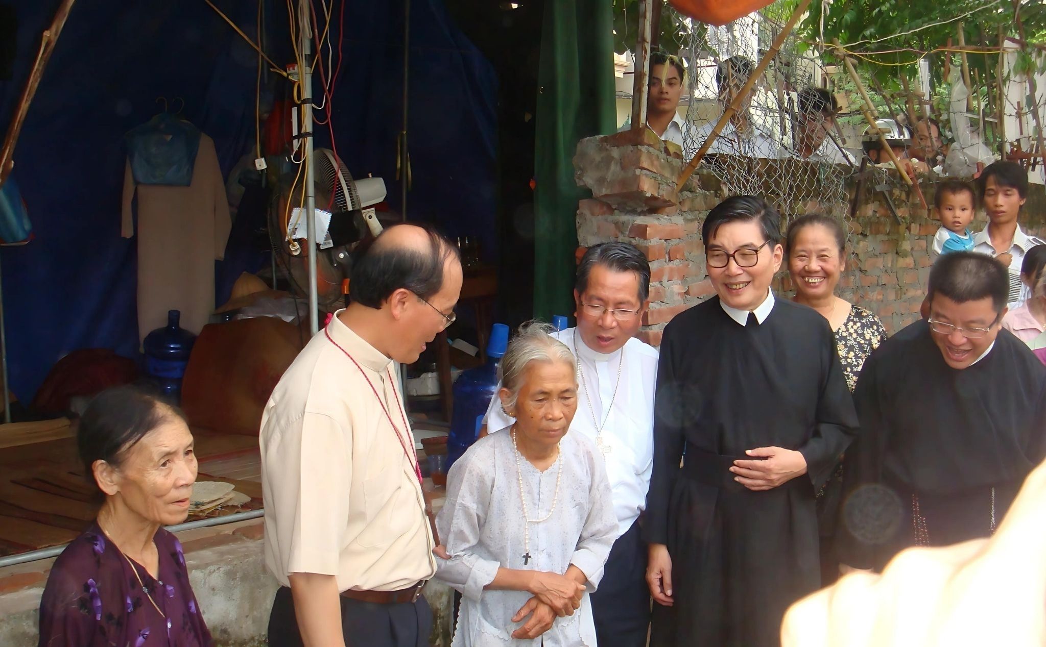 phailamgi_Nhớ cha Mátthêu Vũ Khởi Phụng Vị linh mục tài hoa, cánh Phụng hoàng đã sải cánh bay ...jpg