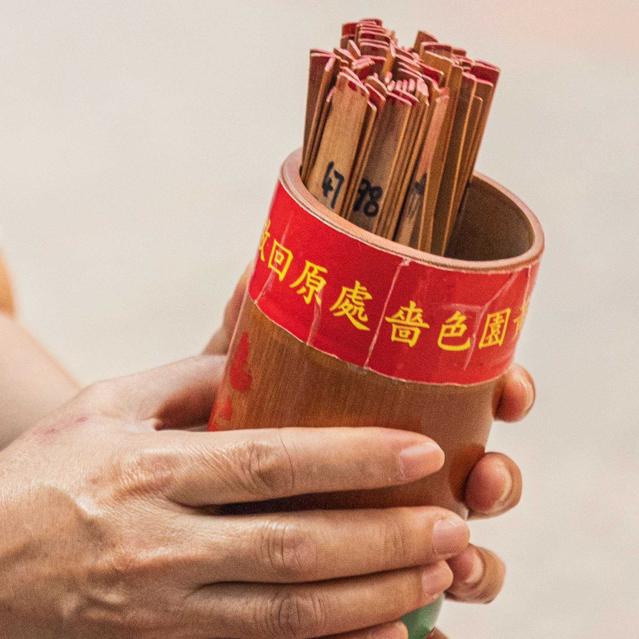 phailamgi_Những tập tục dân gian người Công giáo tuyệt đối không làm_2.jpg
