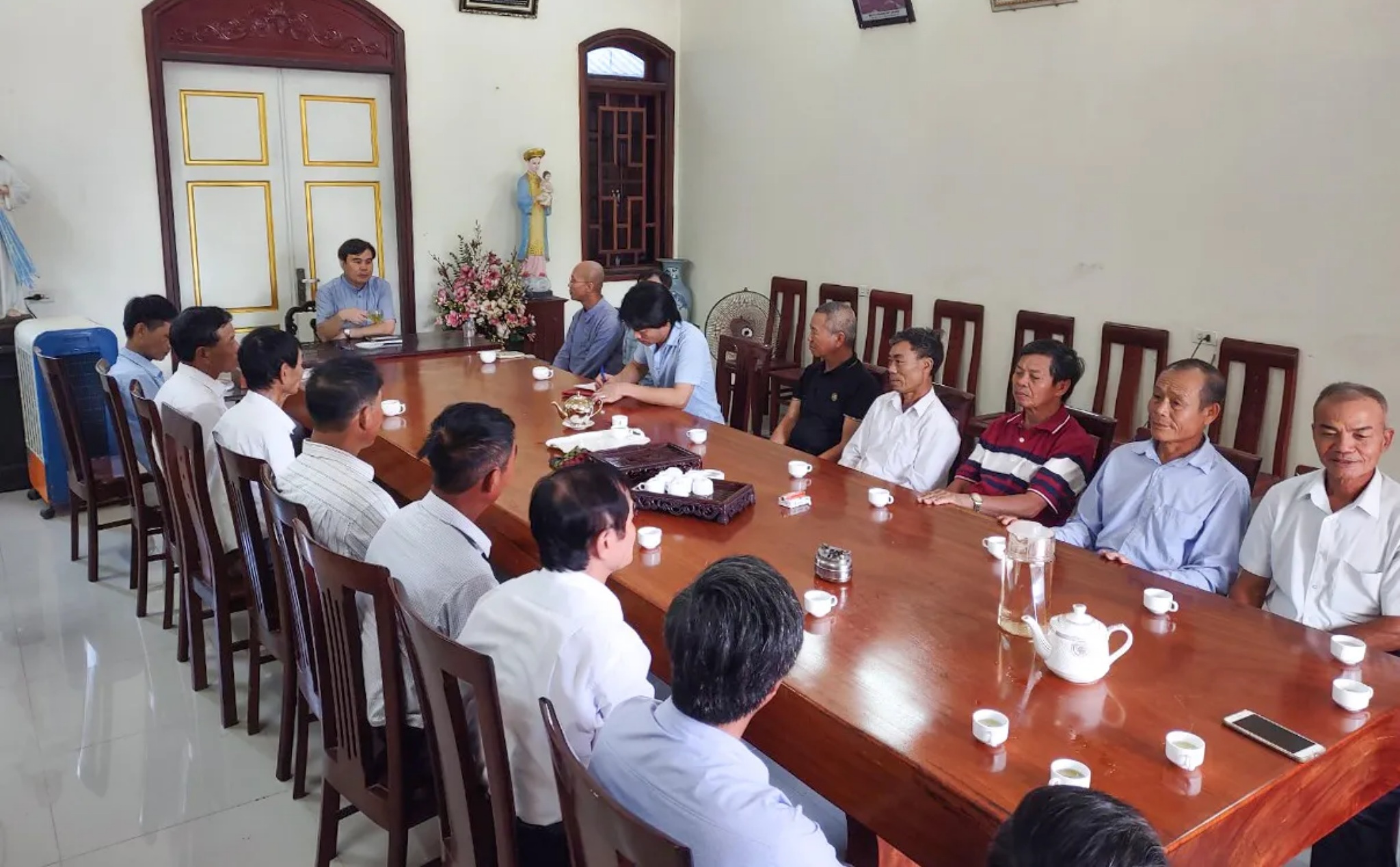 Phailamgi_Phân biệt giữa mong được lắng nghe và muốn linh mục làm theo ý mình_cv1.jpg