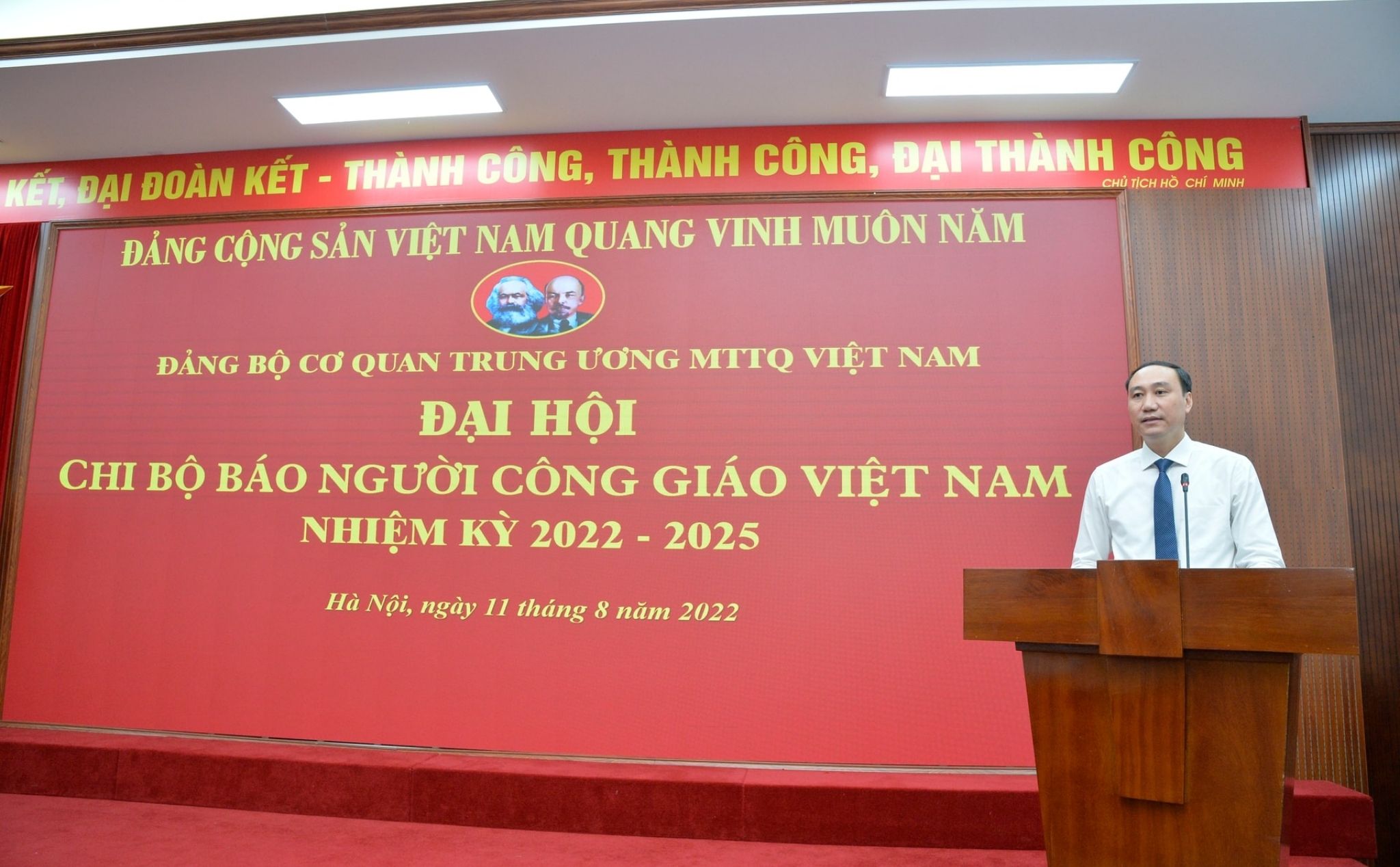 phailamgi_Sát nhập Báo Vietnamnet vào Bộ Dân tộc và Tôn giáo Hai tờ báo mang danh Công giáo sẽ...jpg