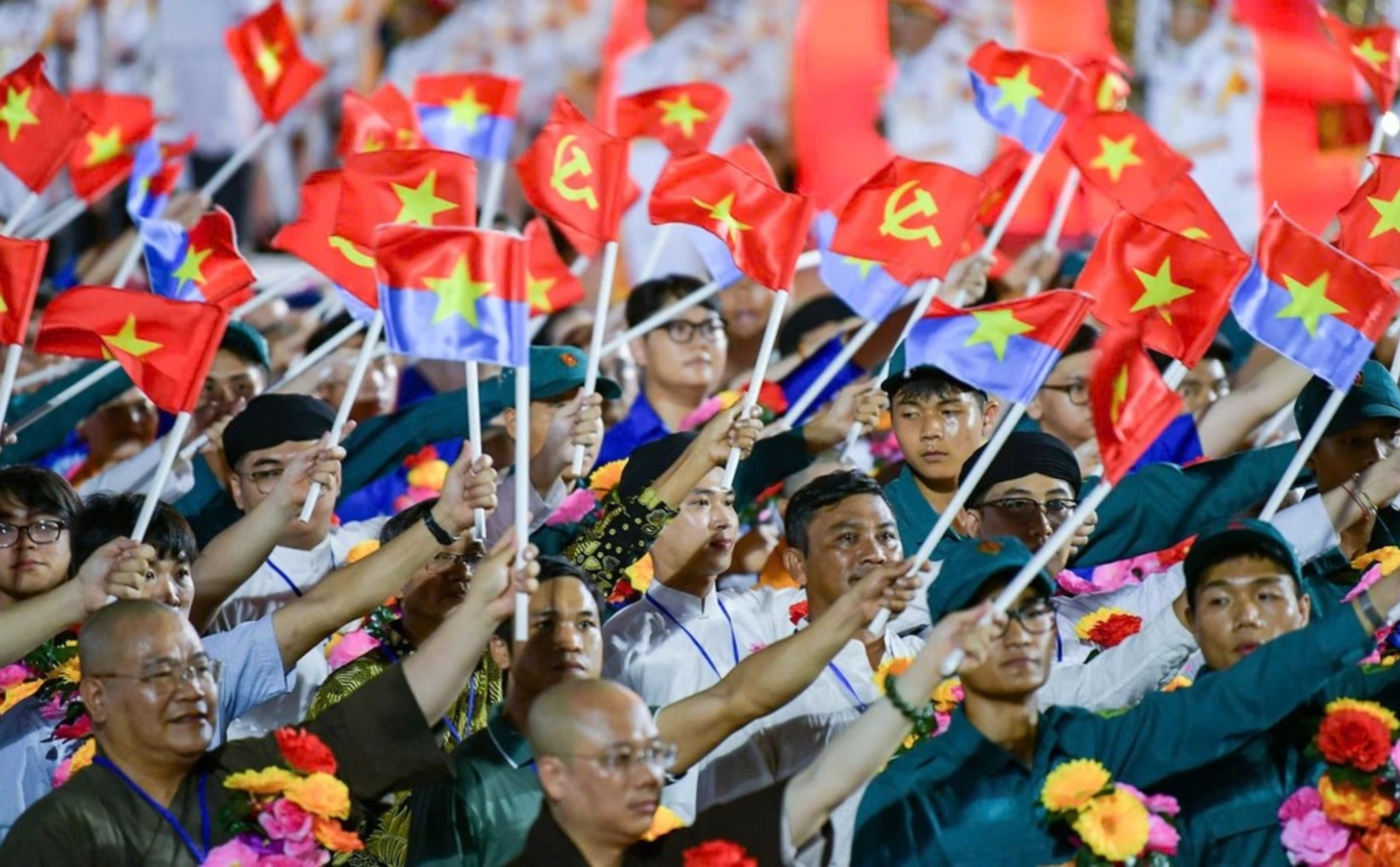 phailamgi_Sự sùng bái ý thức hệ một căn bệnh tinh thần nguy hiểm_cv2.jpg