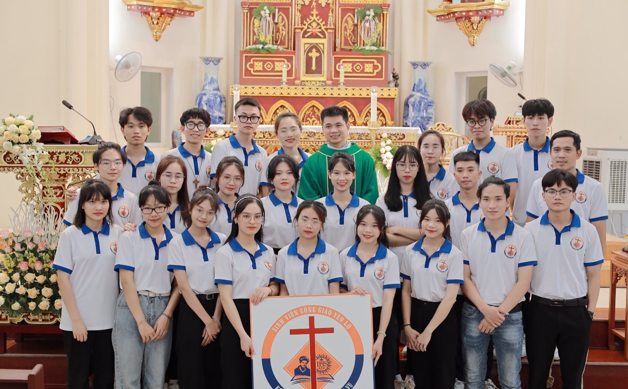 phailamgi_Tâm sự của sinh viên Tôi chỉ cần một linh mục hiền lành, yêu thương để chỉ cho tôi b...jpg