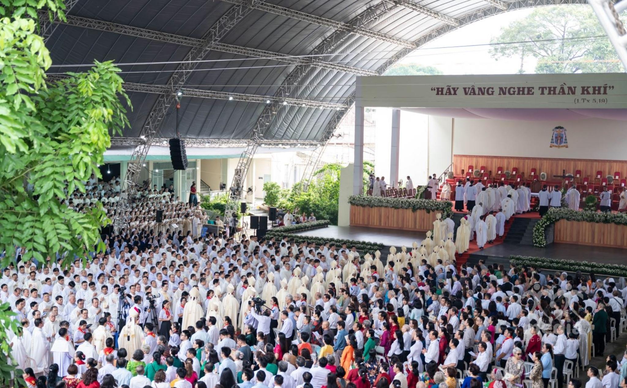 phailamgi_Thành công bắt đầu từ phẩm giá, chứ không phải từ thành tích_1.jpg