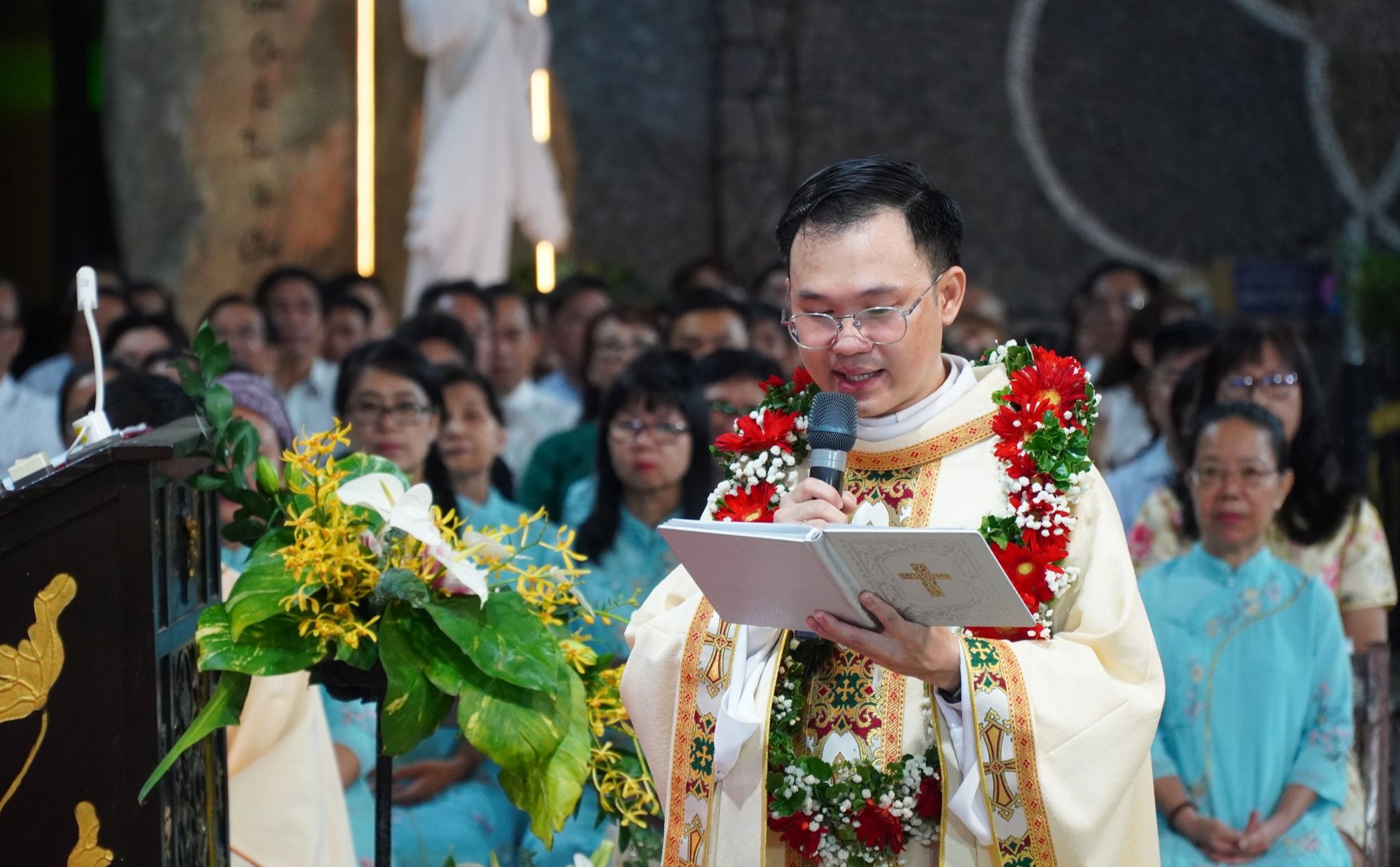 phailamgi_Thánh lễ tạ ơn của Tân Linh mục người Hoa tại TGP Sài Gòn.jpg