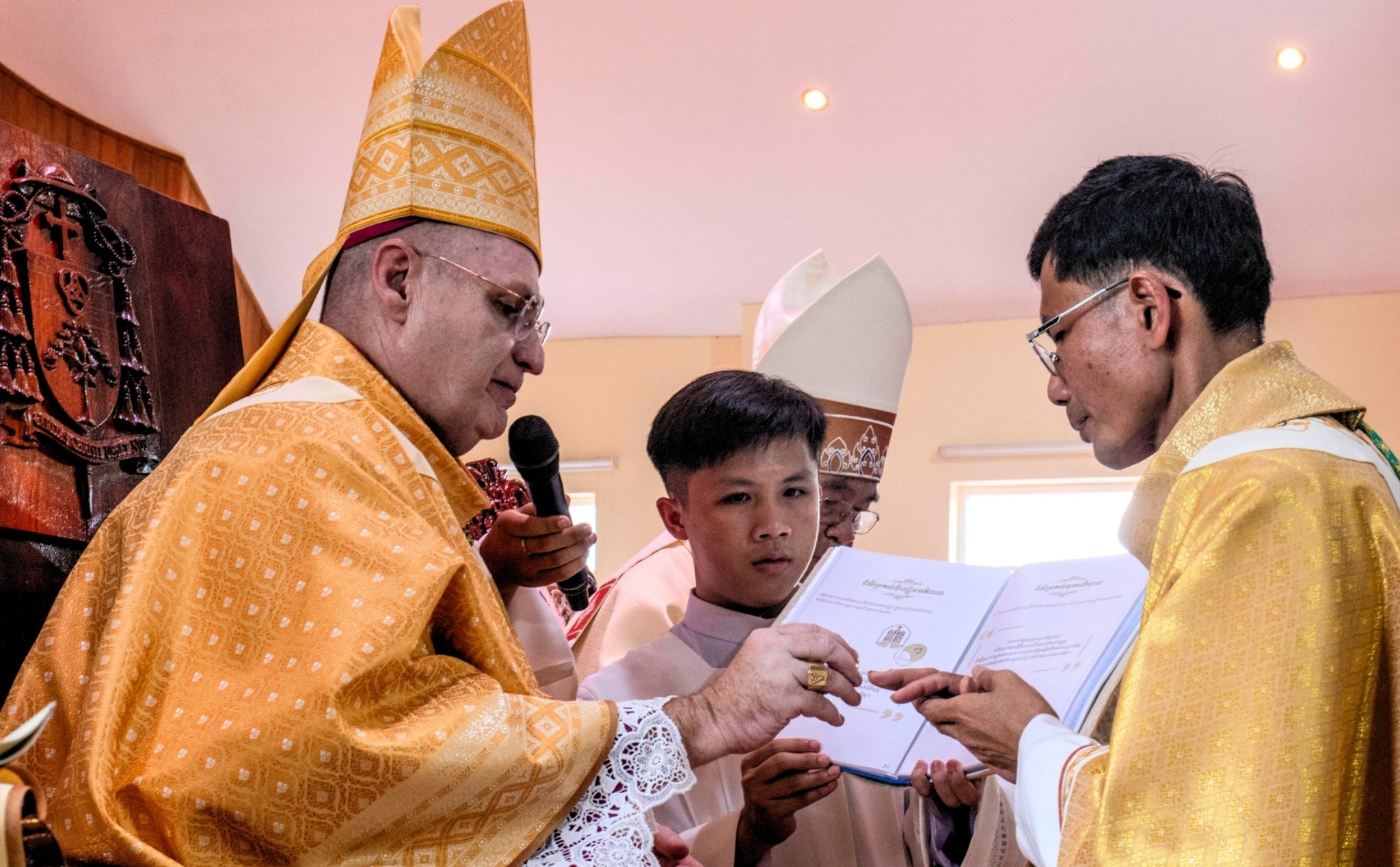 phailamgi_Theo giáo luật, phủ doãn tông tòa, đại diện tông tòa là gì_cv1.jpg