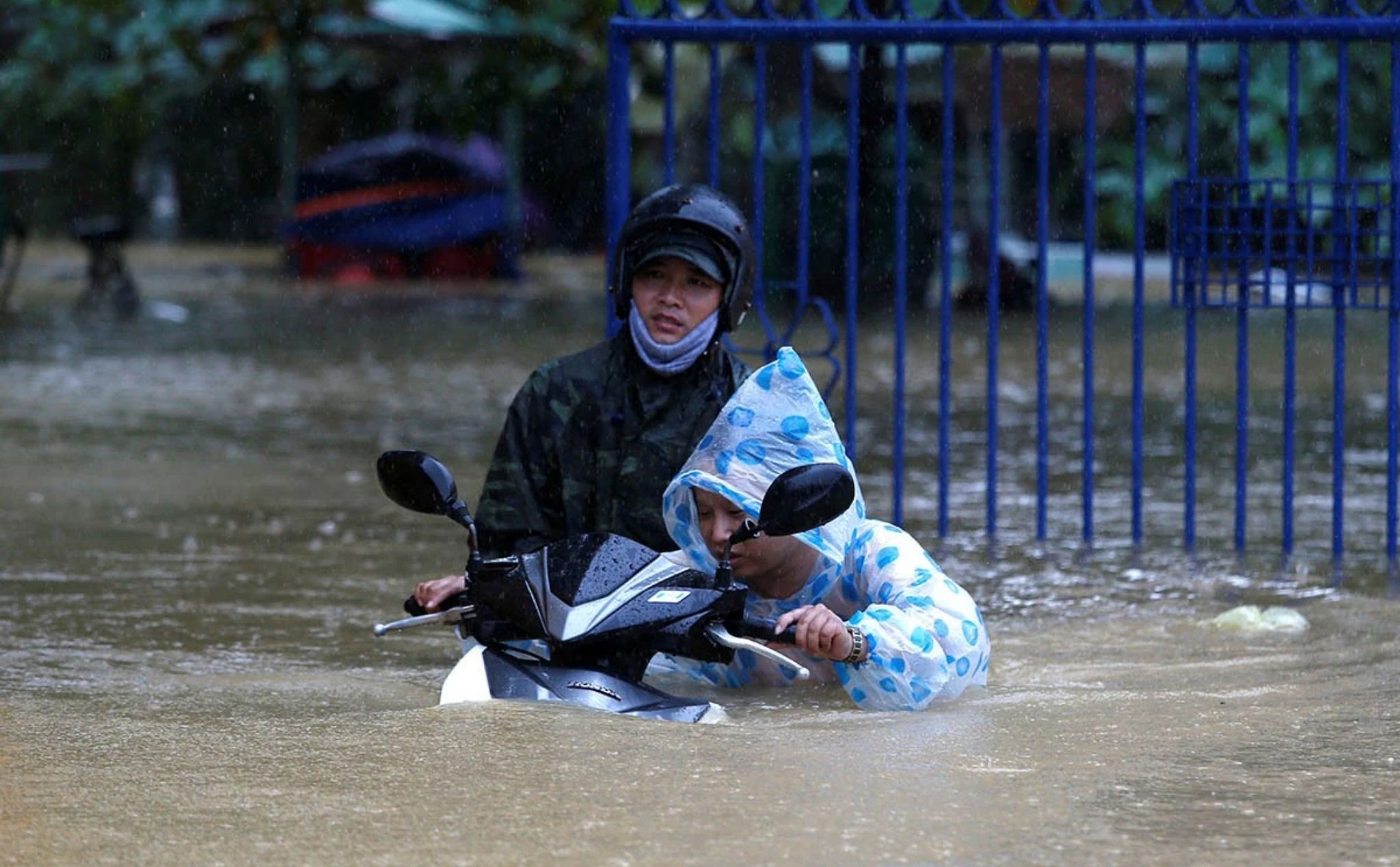 phailamgi_Thiên tai bão lũ Hình phạt hay lời mời gọi của Thiên Chúa_cv2.jpg