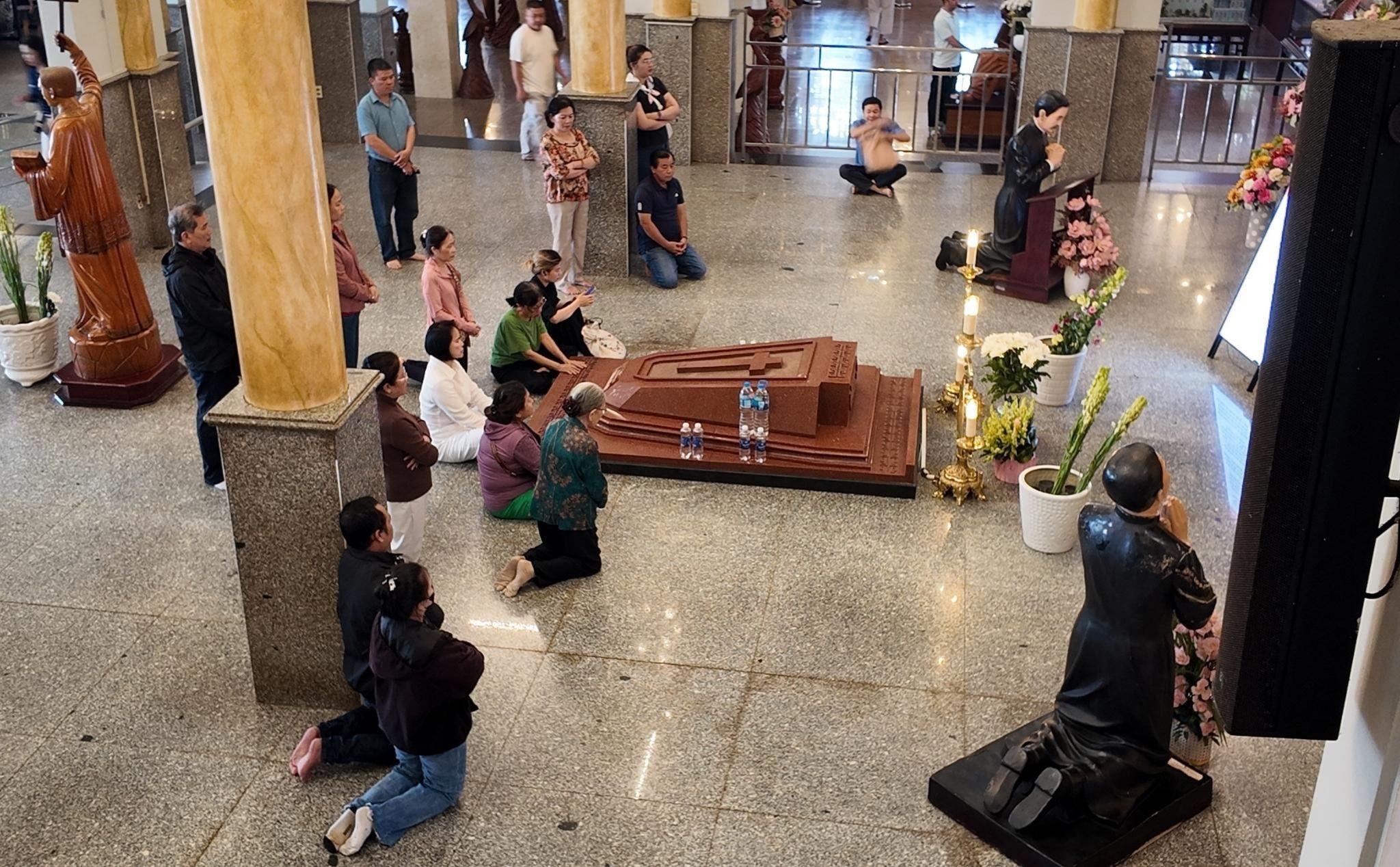 phailamgi_Thông tin mới nhất về Thánh lễ tuyên phong Chân Phước cha Trương Bửu Diệp_cv1.jpg