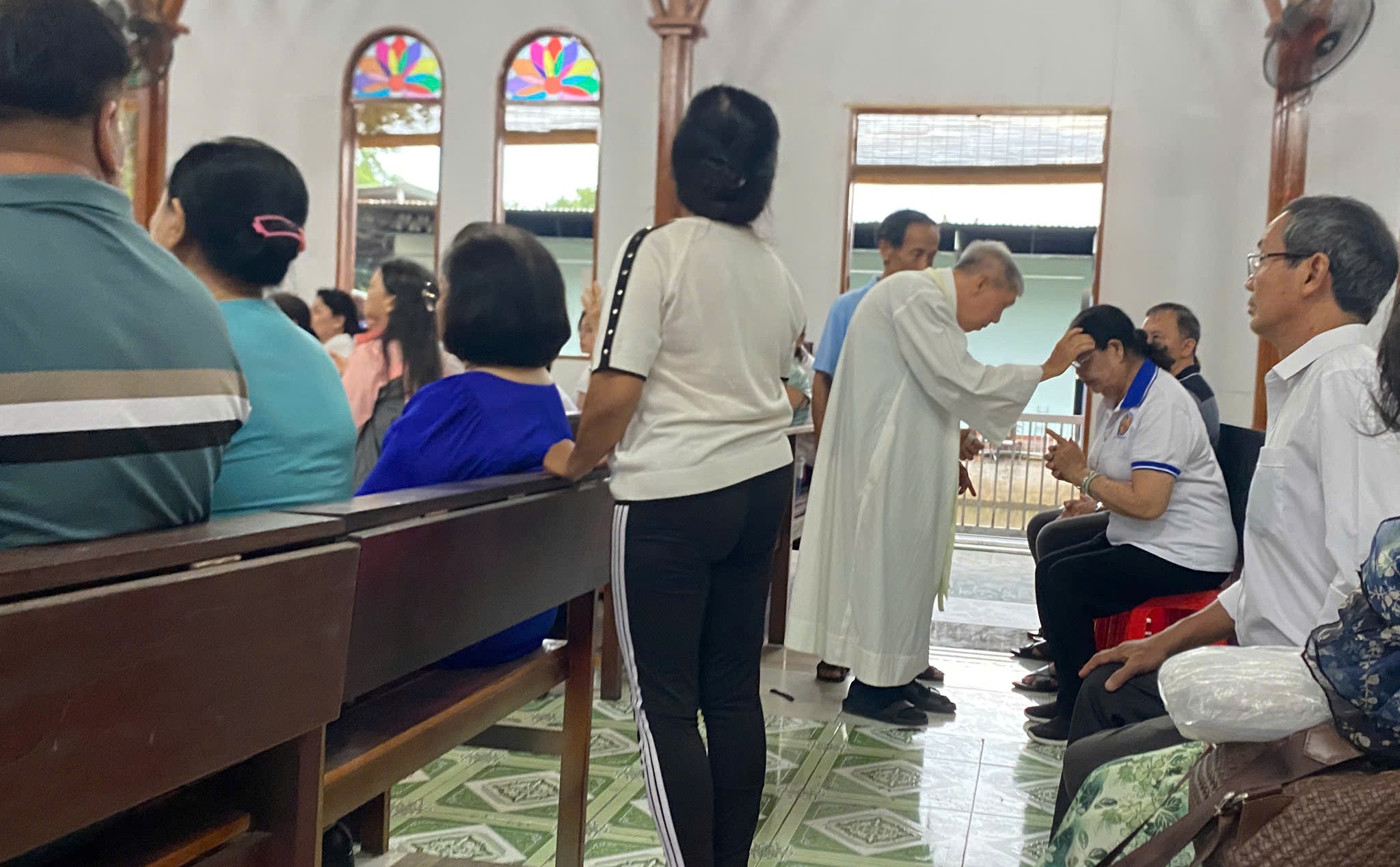 Phailamgi_Tìm Chúa nơi người nghèo_cv8.jpg