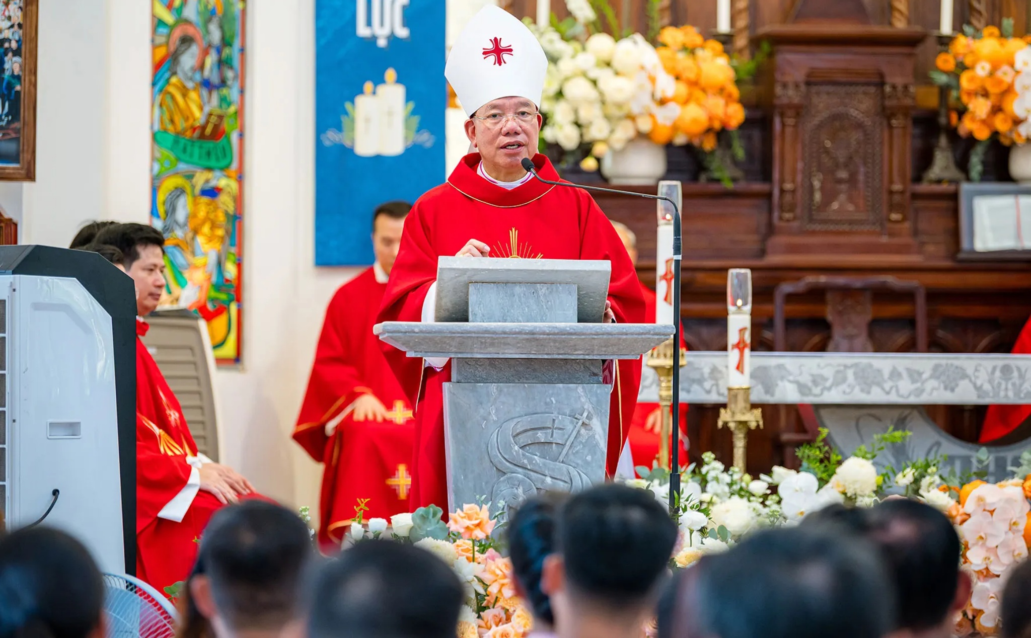Phailamgi_Tổng Giám mục và Đặc sứ của Đức Giáo hoàng Vai trò và thẩm quyền theo Giáo luật_cv.jpg