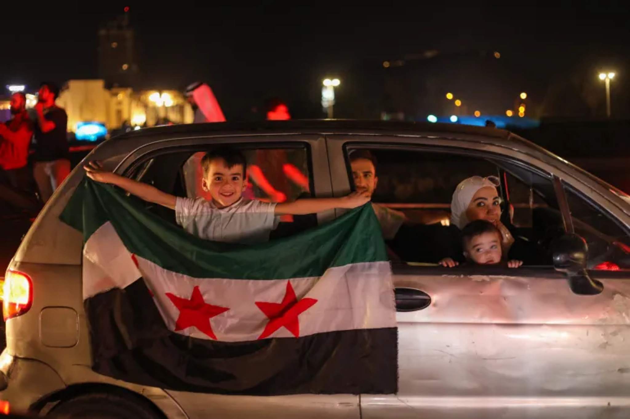Phailamgi_Tổng thống Trump tuyên bố dỡ bỏ lệnh trừng phạt Syria theo đề nghị của Thái tử Saudi...jpg
